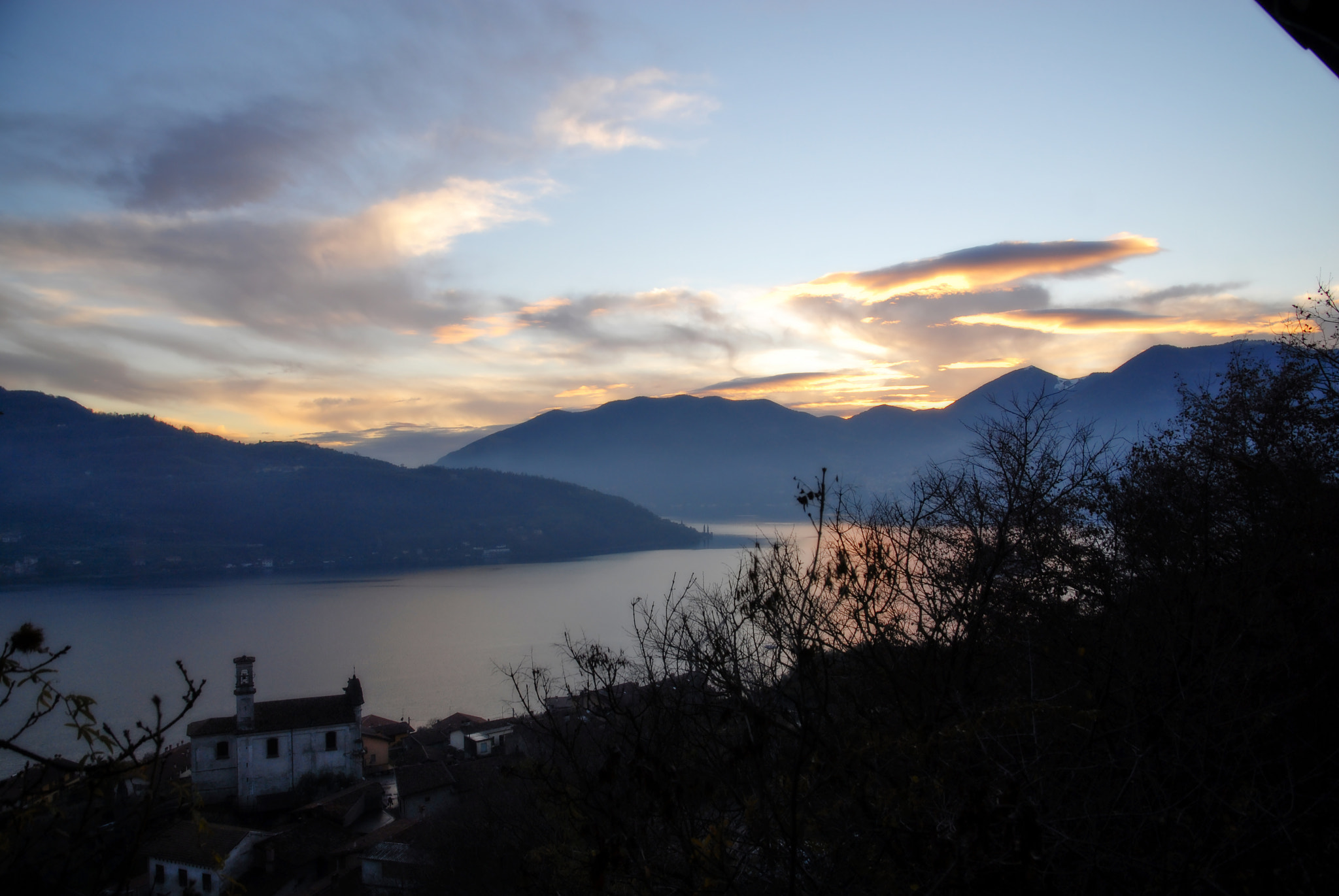 Nikon D200 sample photo. Lago di iseo photography