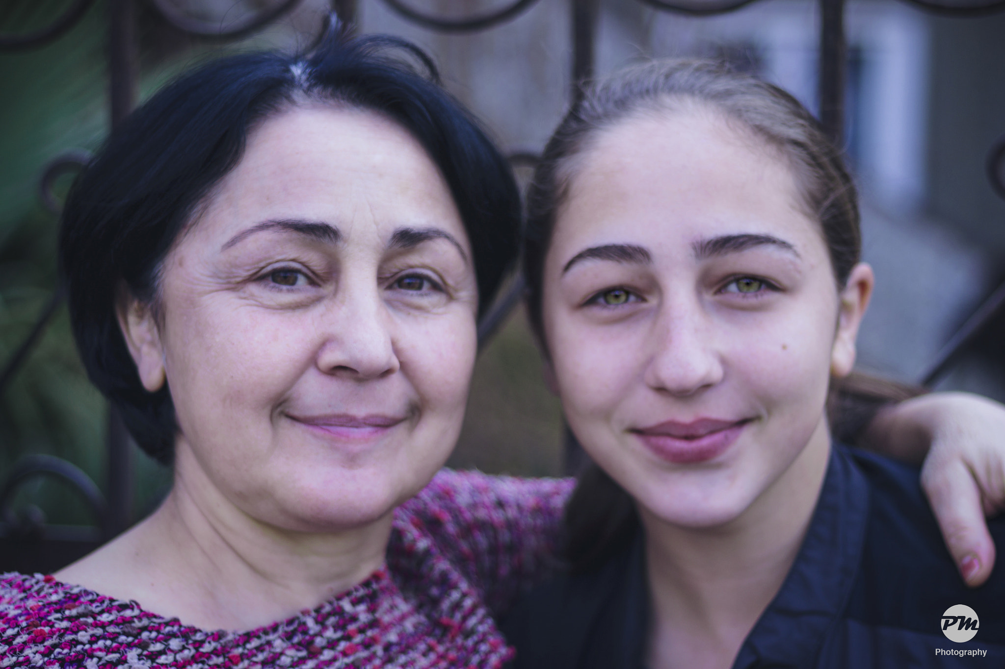 Canon EOS 1100D (EOS Rebel T3 / EOS Kiss X50) sample photo. Mother and daughter photography