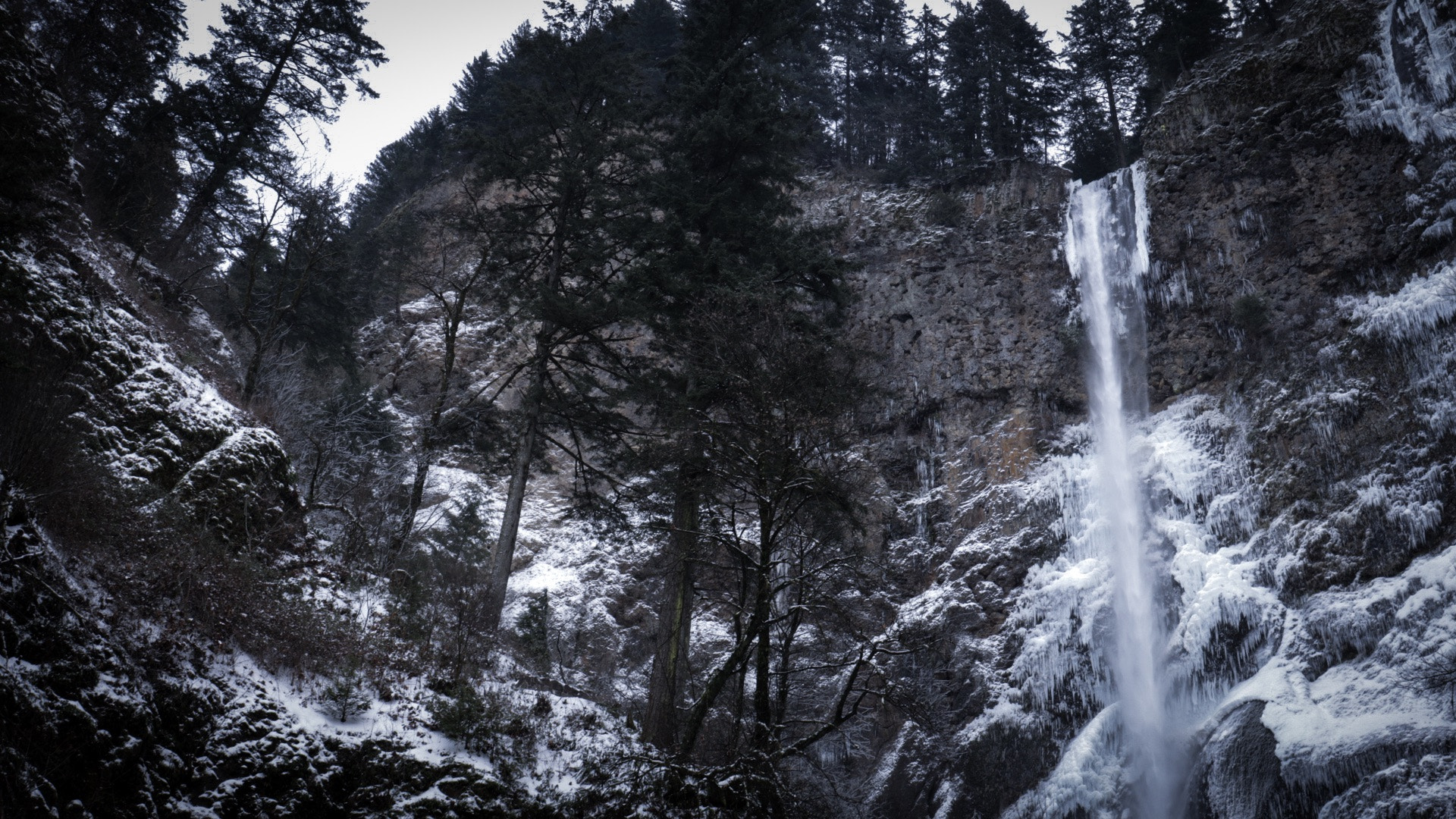 Canon EF 24-70mm F4L IS USM sample photo. Multnomah falls 2 photography