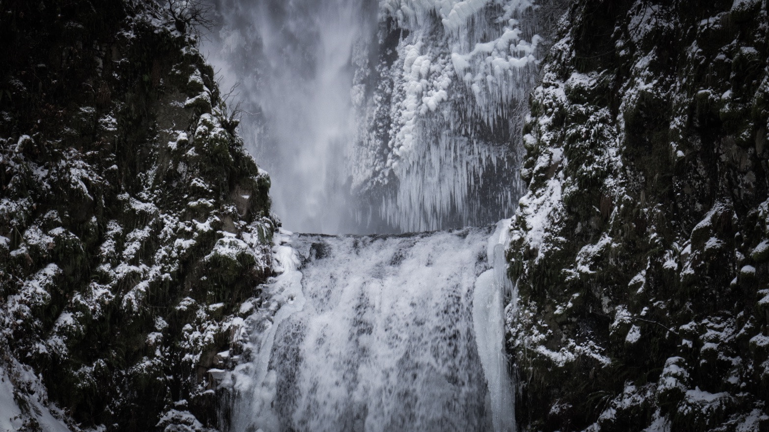 Canon EF 24-70mm F4L IS USM sample photo. Multnomah falls 3 photography
