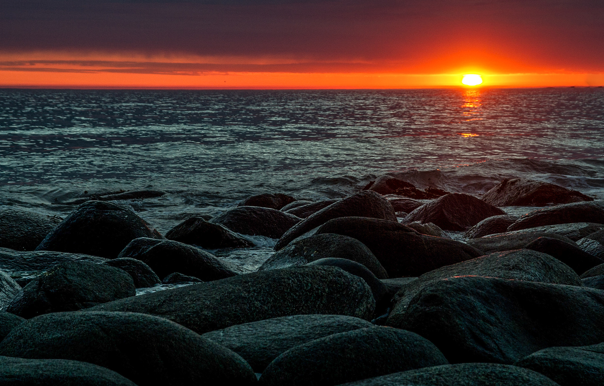 Nikon D3S + Sigma 17-70mm F2.8-4 DC Macro OS HSM sample photo. Low midnight-sun at unstad / lofoten photography