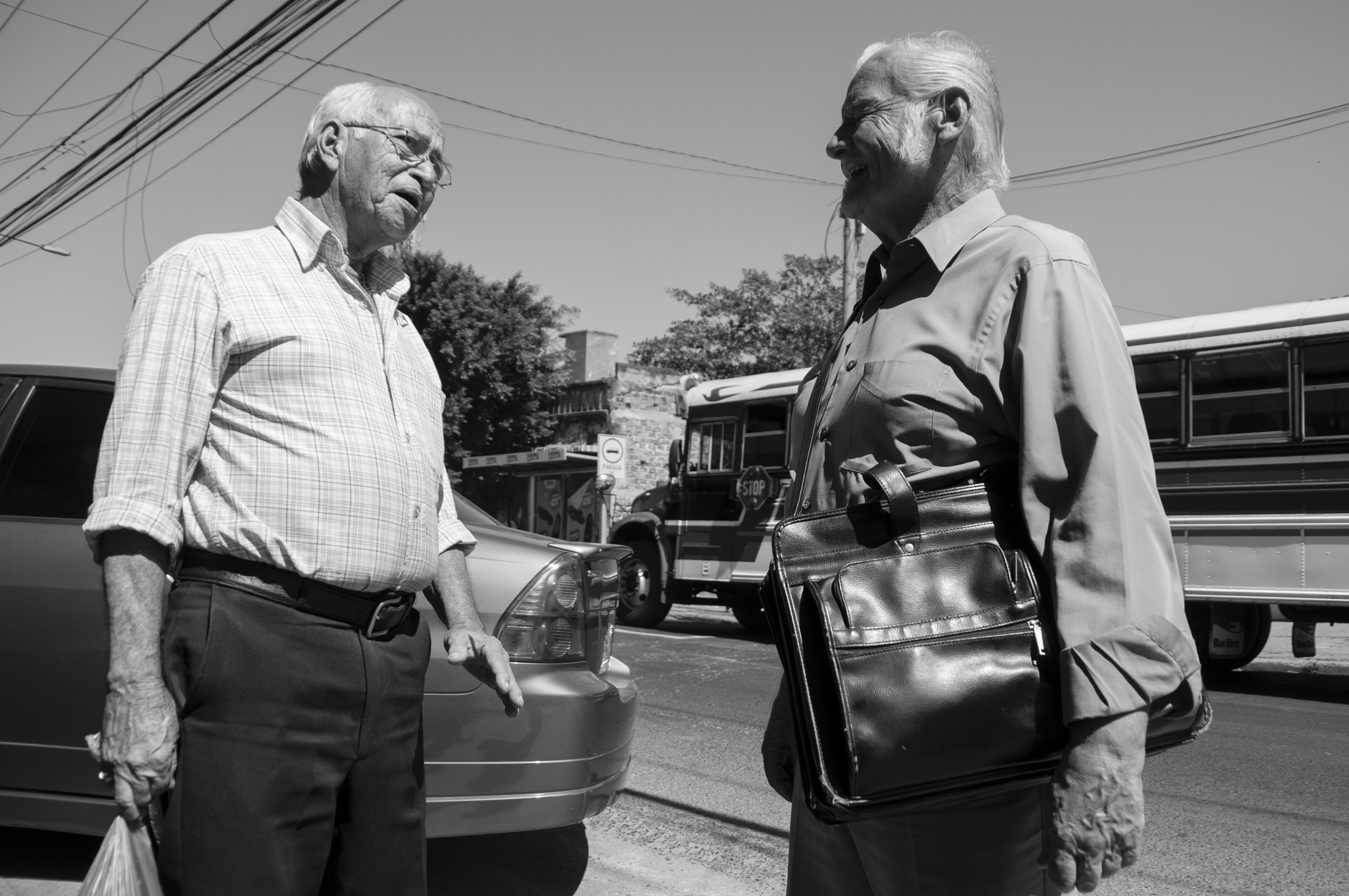 Nikon D5000 sample photo. Old friends chatting photography