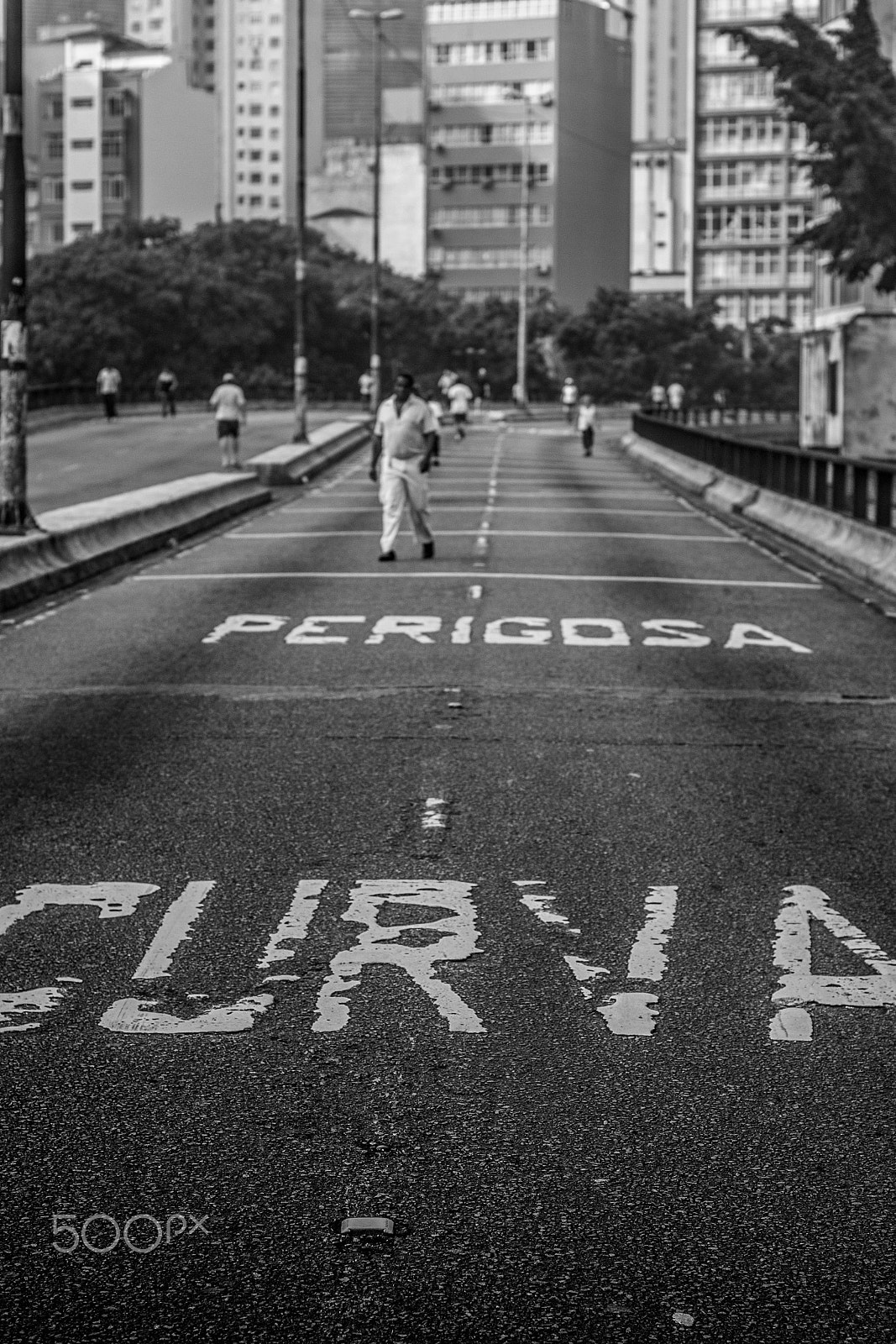 Canon EF 50mm F1.4 USM sample photo. Minhocão photography