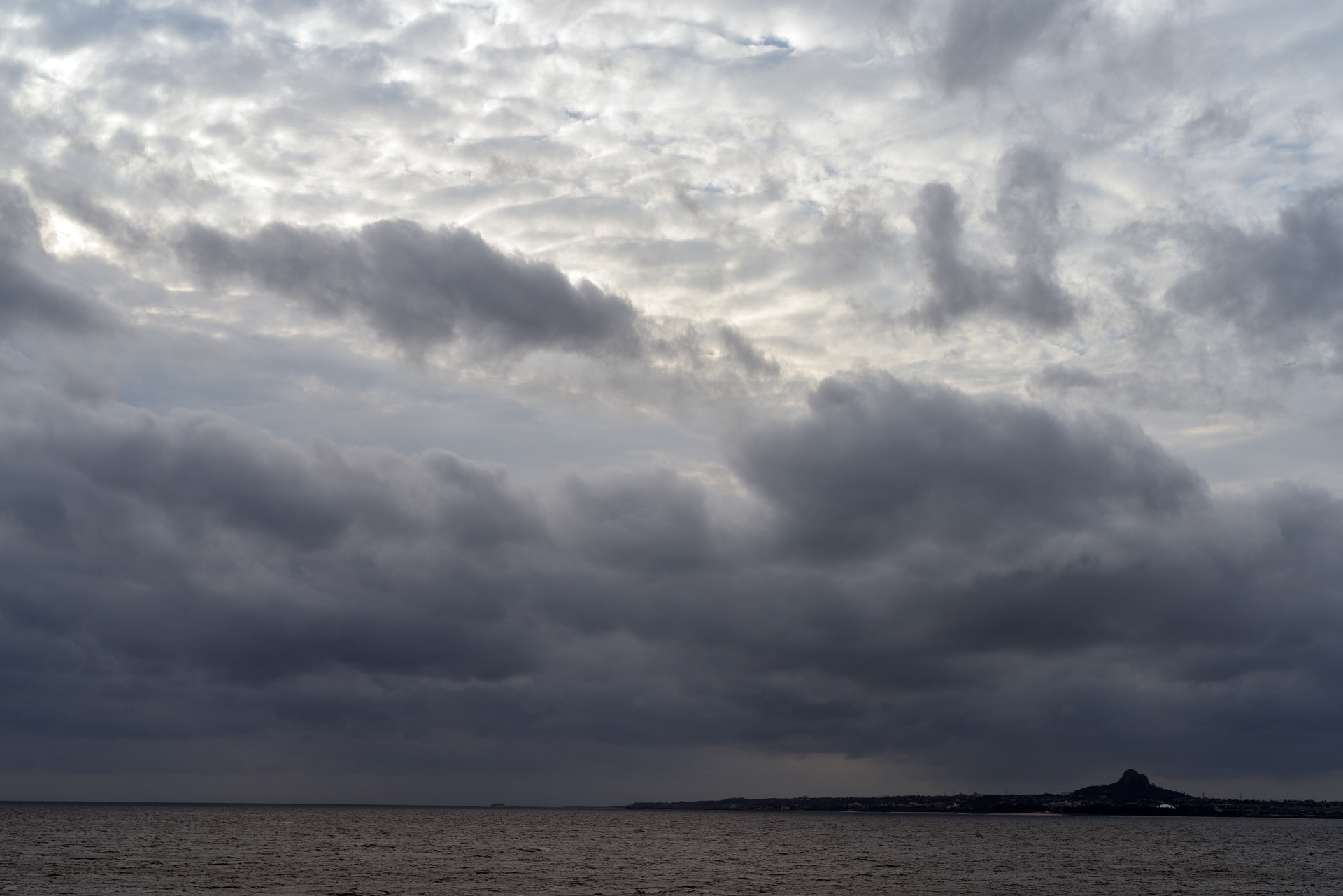 Nikon D810 + Sigma 50mm F1.4 DG HSM Art sample photo. Sky in okinawa photography