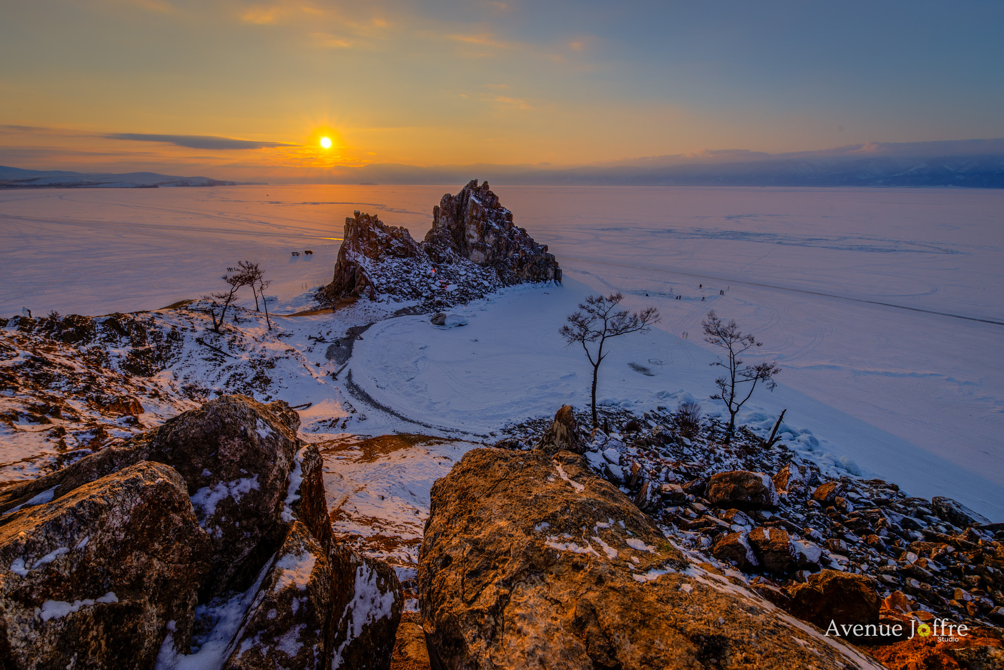 Nikon AF-S Nikkor 14-24mm F2.8G ED sample photo. Sunset on lake baikal photography