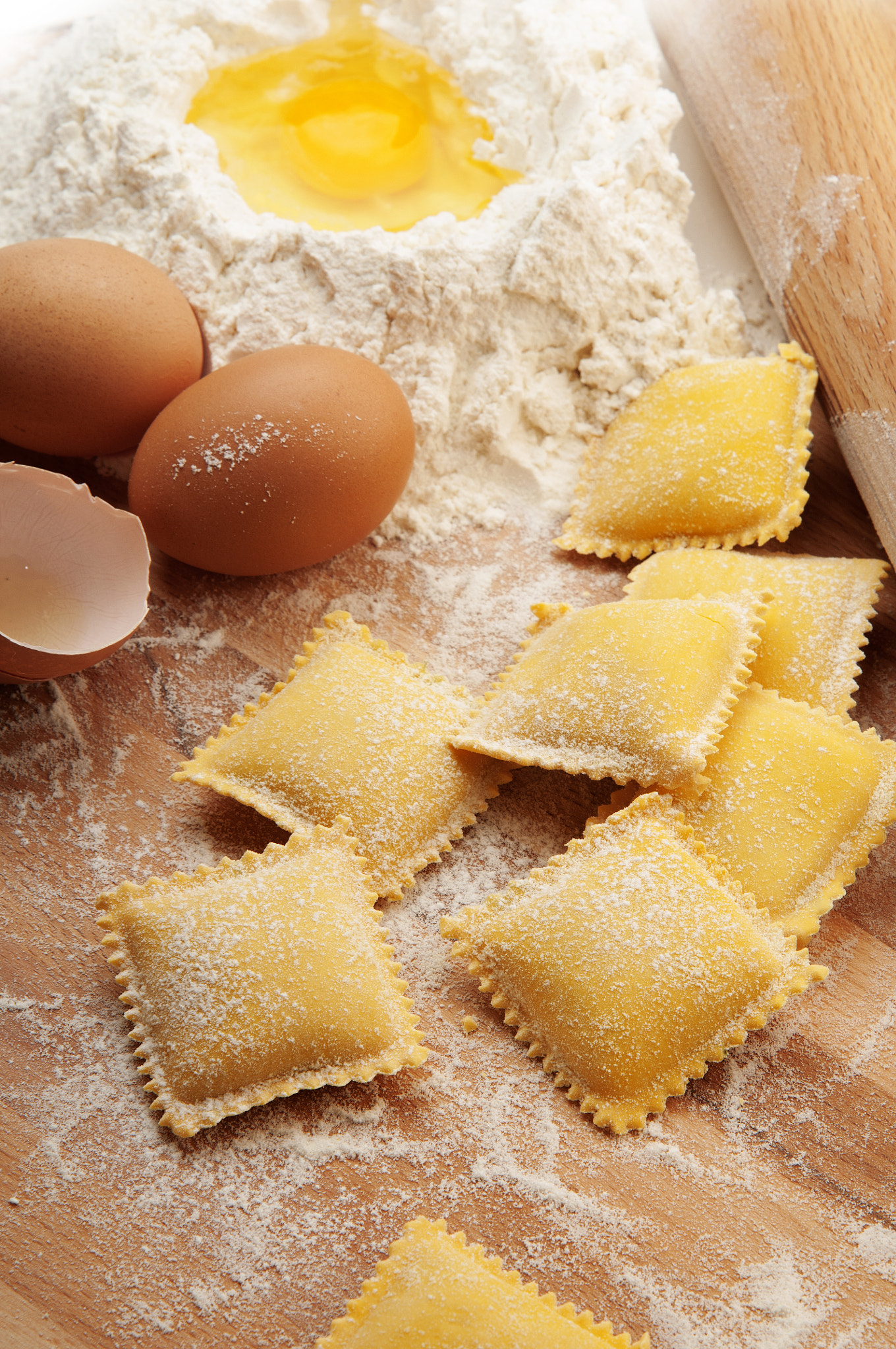 Nikon AF Nikkor 24-85mm F2.8-4D IF sample photo. Ravioli photography