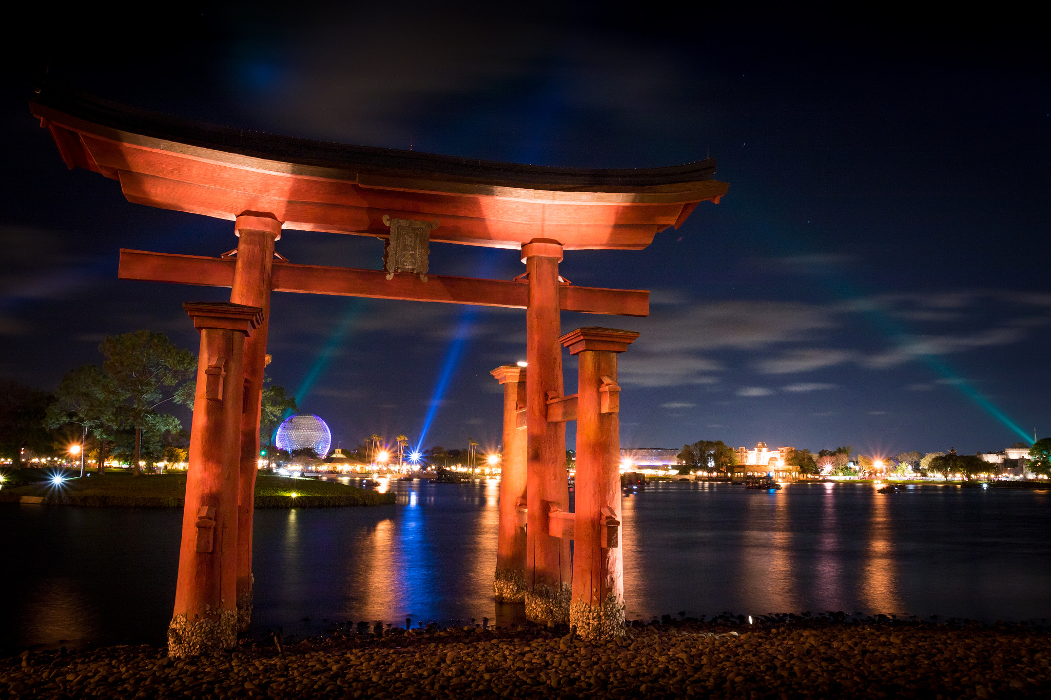 Canon EF 17-40mm F4L USM sample photo. Epcot at night photography