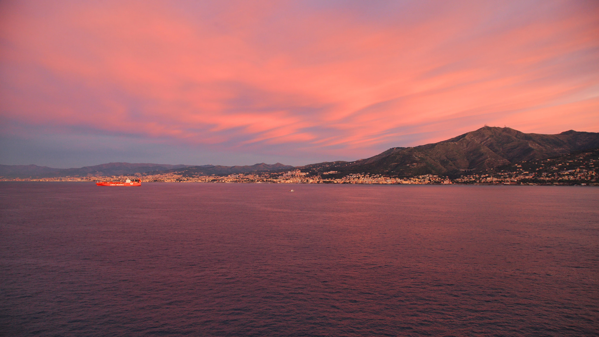 Canon EOS-1Ds Mark III sample photo. Morning near genoa photography