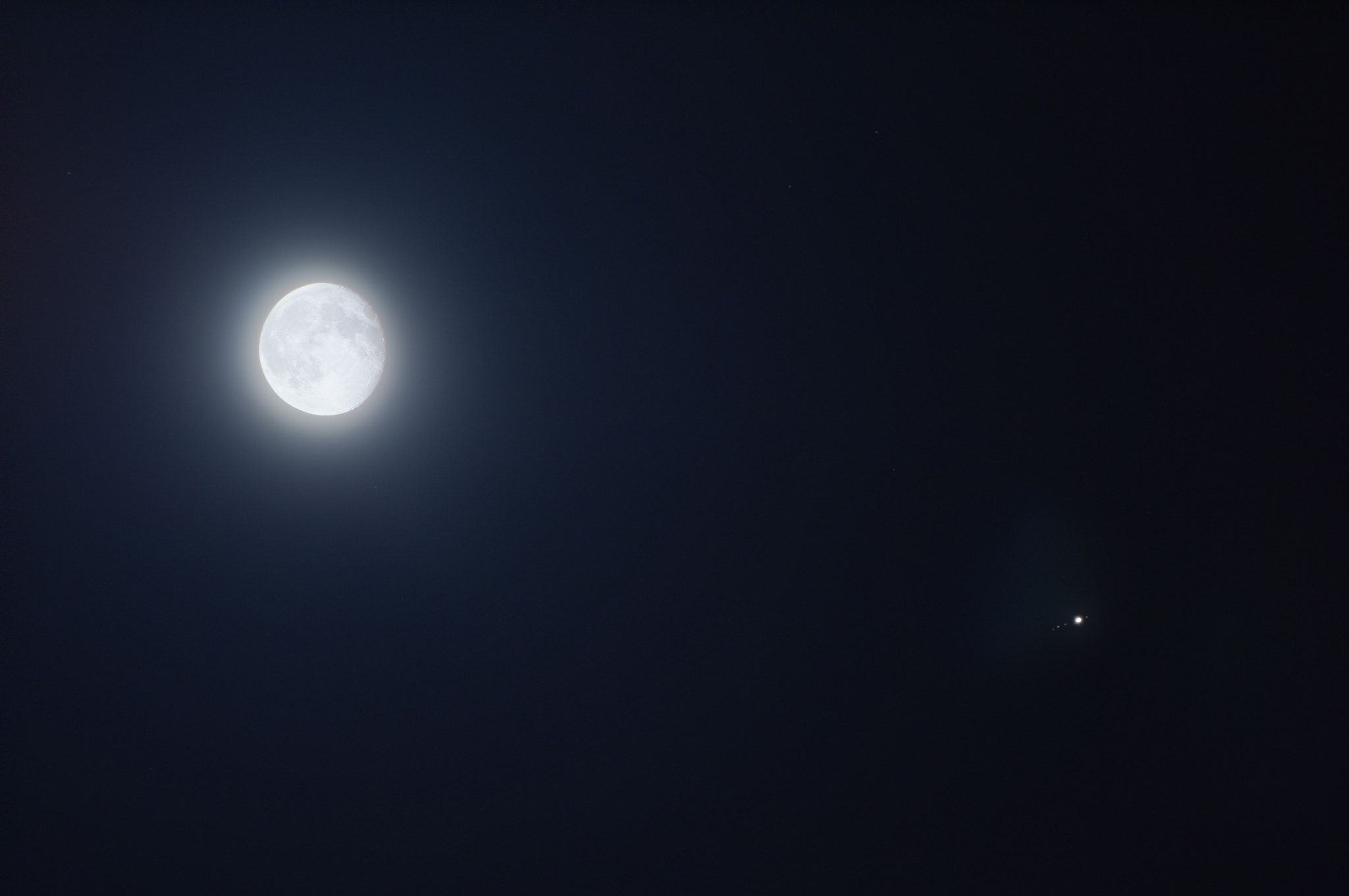 Canon EOS 60D + Canon EF 75-300mm f/4-5.6 USM sample photo. Moon and jupiter conjunction photography