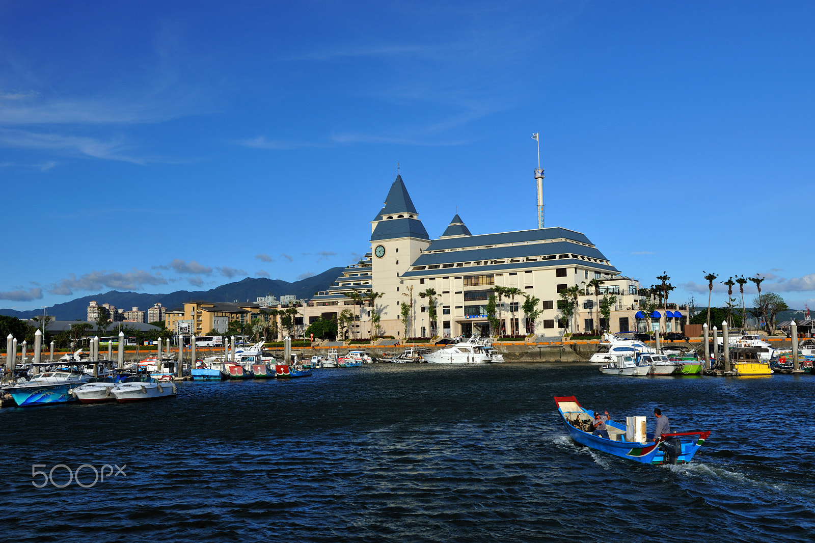 Nikon D3X sample photo. 藍,海,天空,晴,船,建築,碼頭 photography