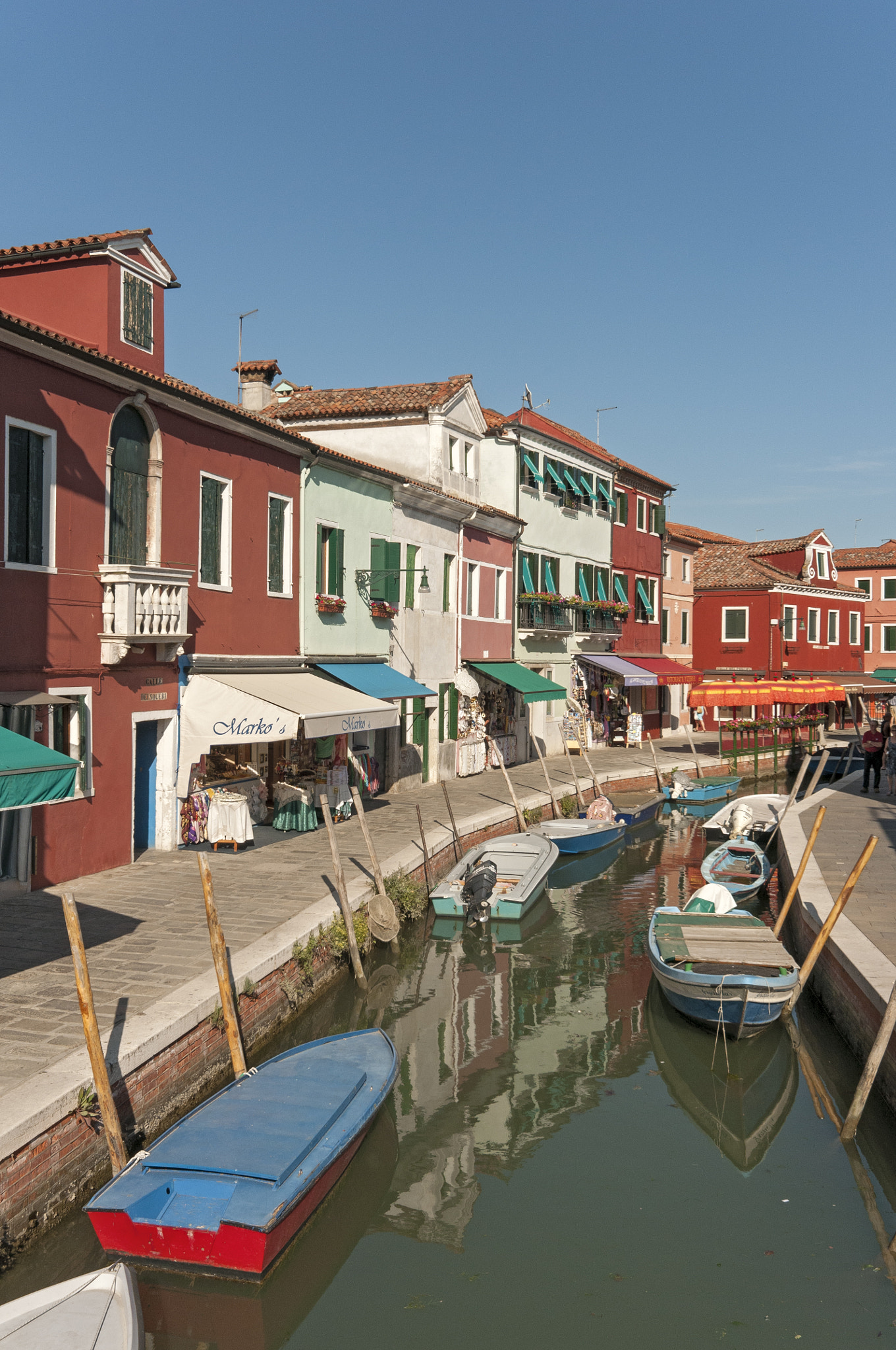 Sigma 12-24mm F4.5-5.6 EX DG Aspherical HSM sample photo. Burano canal, venice, italy photography