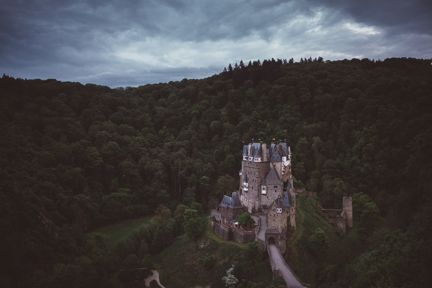 Nikon D800 + Sigma 35mm F1.4 DG HSM Art sample photo. Eltz castle photography