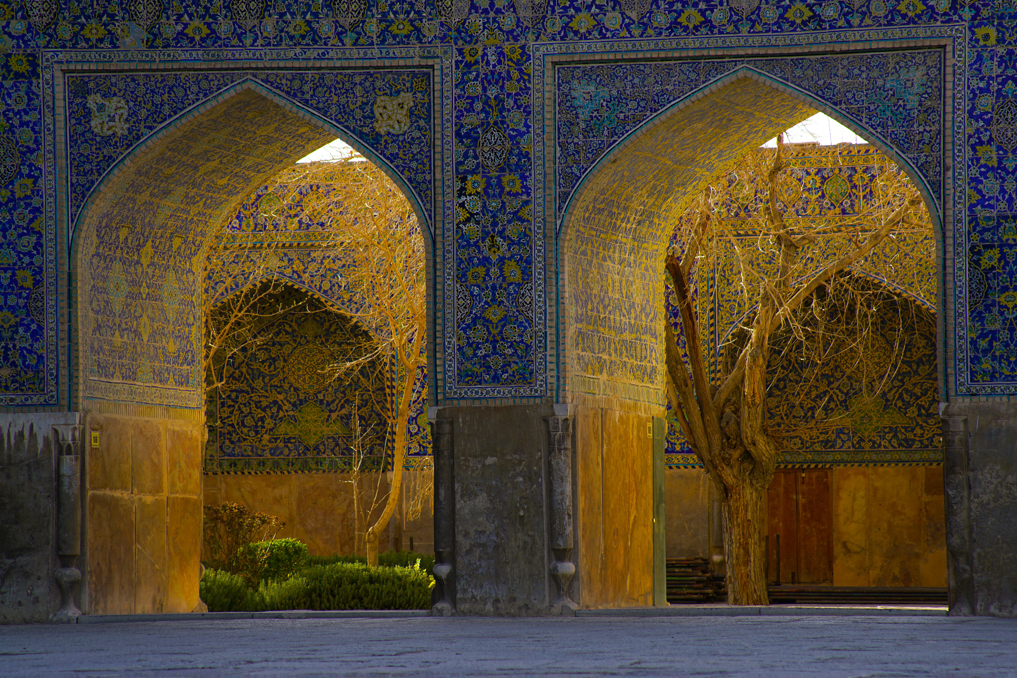 Minolta AF 100-300mm F4.5-5.6 sample photo. Shah mosque, esfahan photography