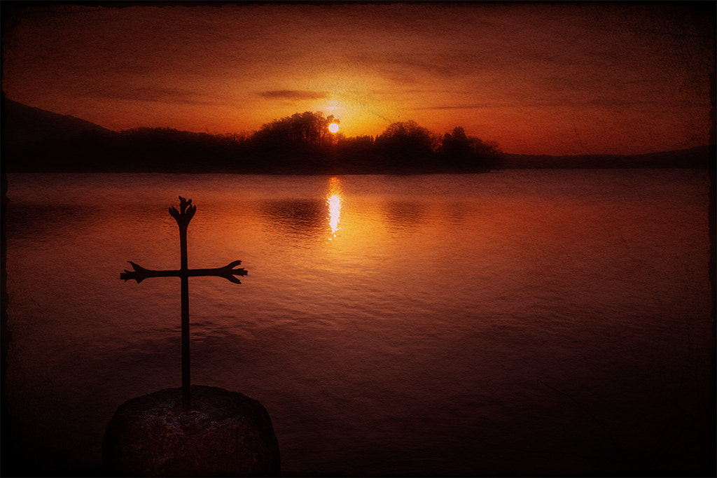 Canon EOS 40D sample photo. The cross and the lake photography