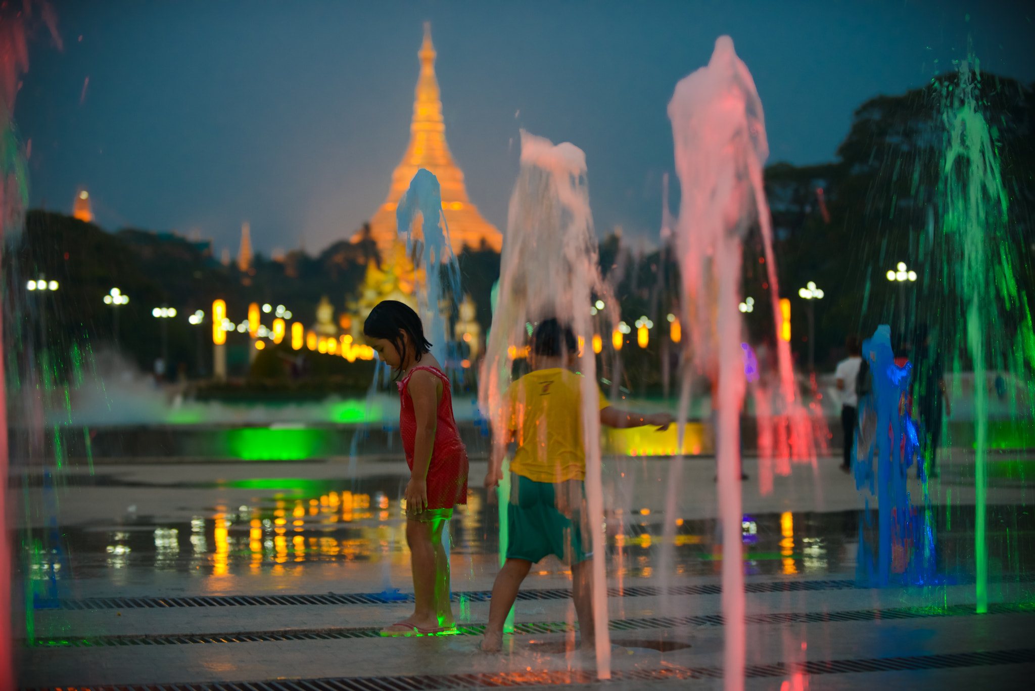 Nikon D800 sample photo. Shwedagon photography