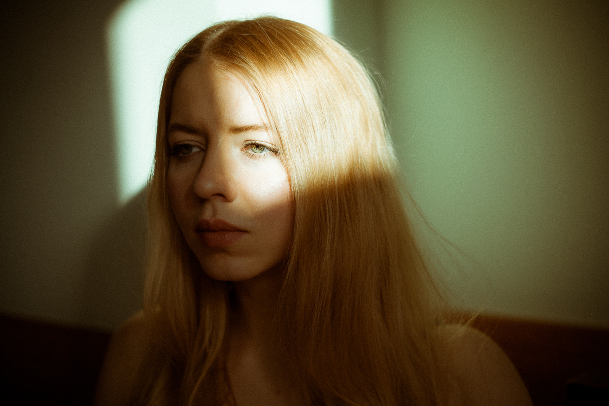 Canon EF 28-80mm f/3.5-5.6 sample photo. Oxana, harpist photography