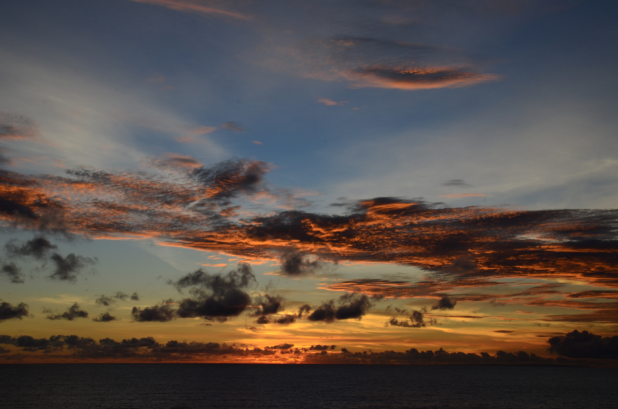 Nikon D7000 + Tamron AF 18-270mm F3.5-6.3 Di II VC LD Aspherical (IF) MACRO sample photo. Bali sunset photography