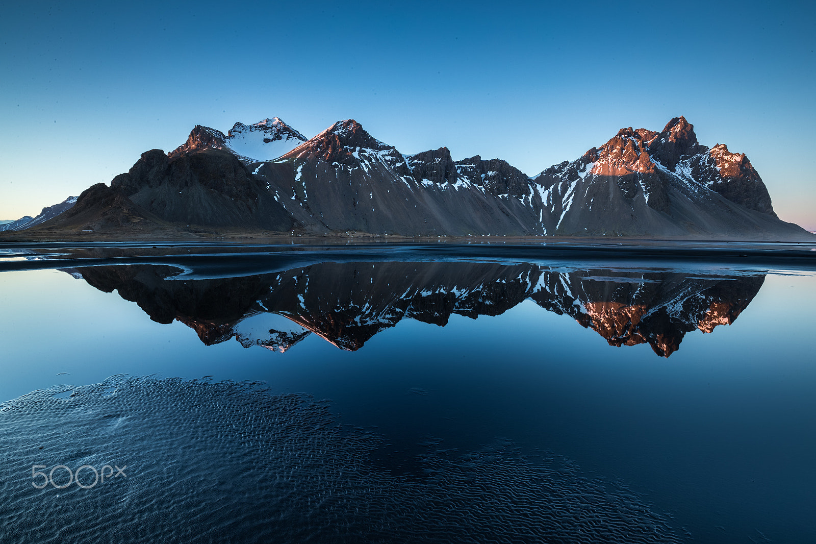 Canon EF 16-35mm F4L IS USM sample photo. Vestrahorn peninsula photography