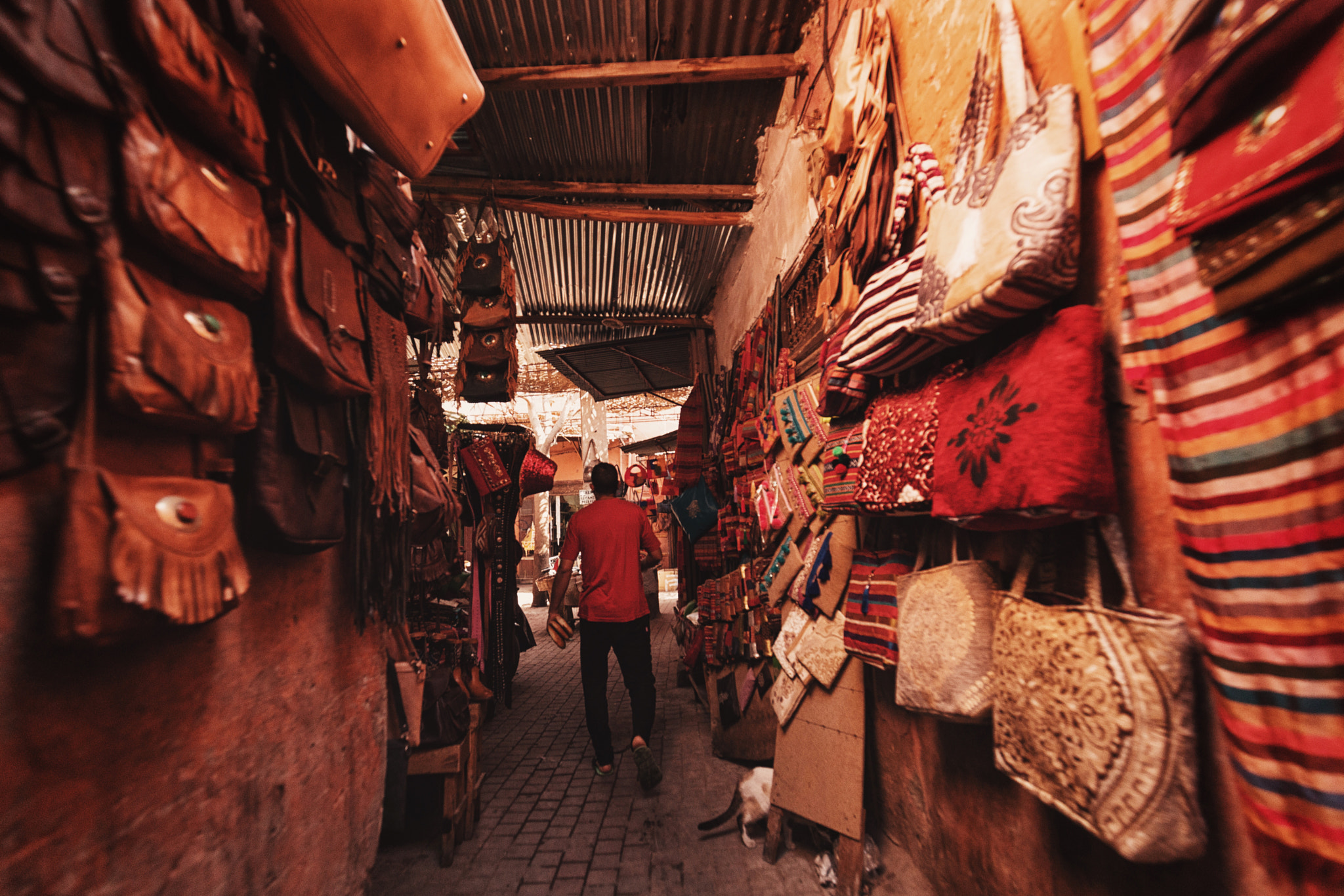 Canon EF 16-35mm F4L IS USM sample photo. Chaotically beautiful souks of marrakesh photography