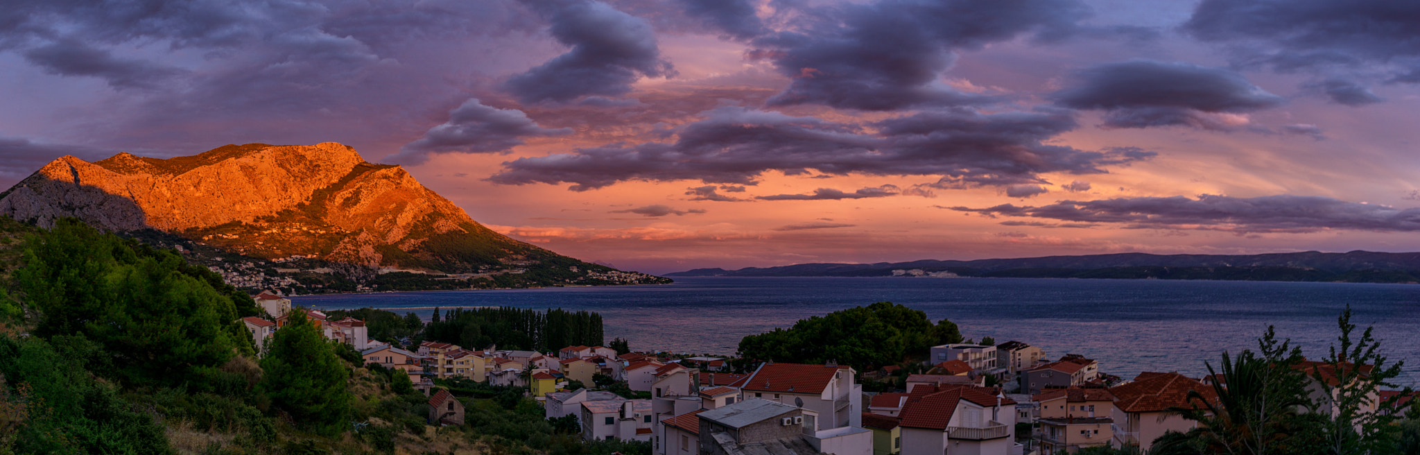 Sony Sonnar T* E 24mm F1.8 ZA sample photo. Sunset panorama omis photography