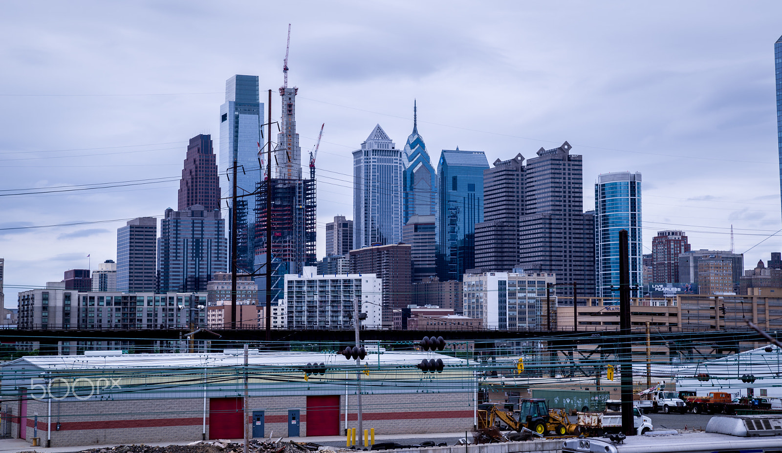 Pentax K-1 + HD Pentax D FA 24-70mm F2.8 ED SDM WR sample photo. Philadelphia skyline from 30th street station photography