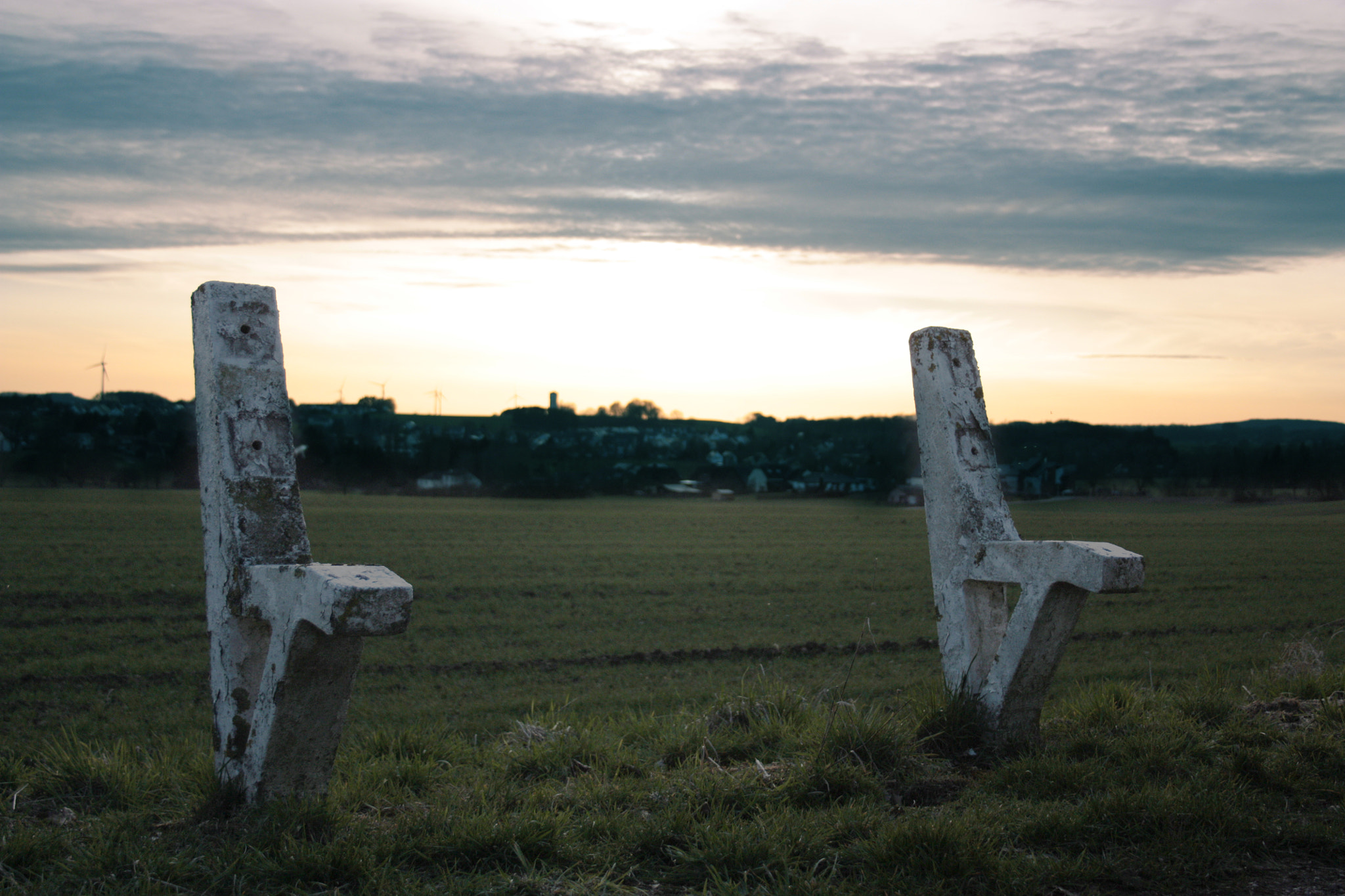 Canon EF-S 18-55mm F3.5-5.6 II sample photo. Bench photography