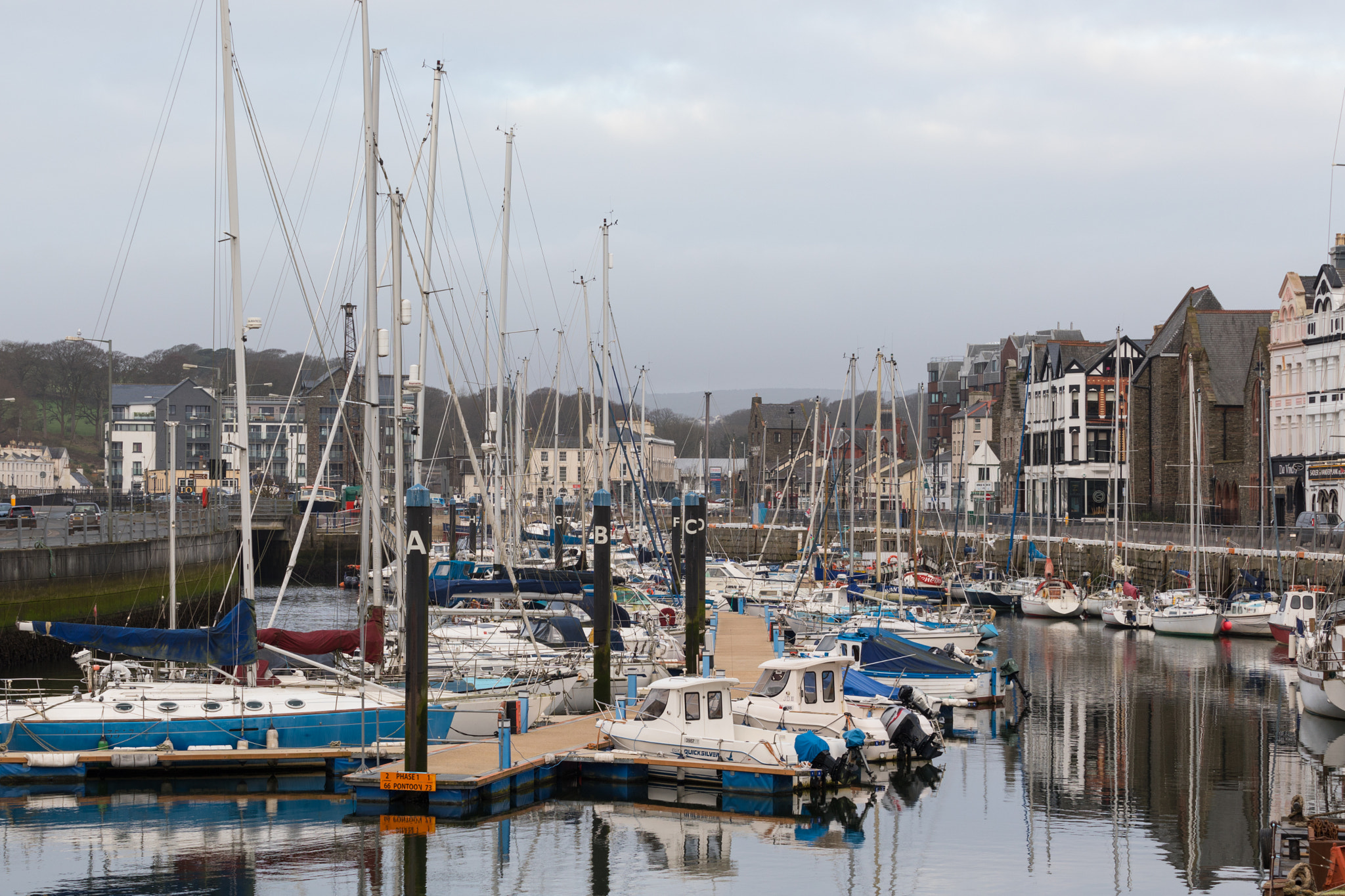 Canon EF 70-200mm F4L USM sample photo. Douglas marina, isle of man photography