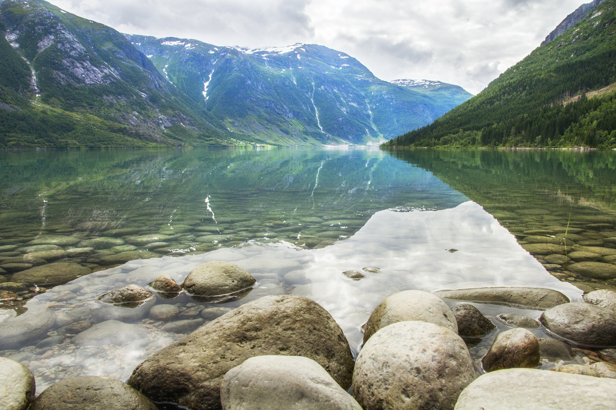 Canon EF-S 17-55mm F2.8 IS USM sample photo. Fjord beach photography
