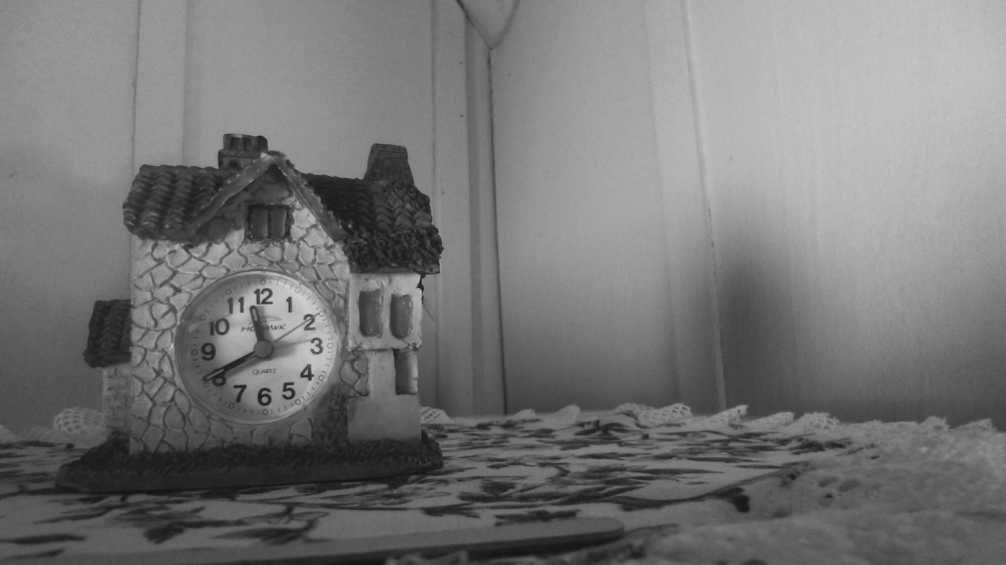 Panasonic DMC-FX80 sample photo. Clock photography