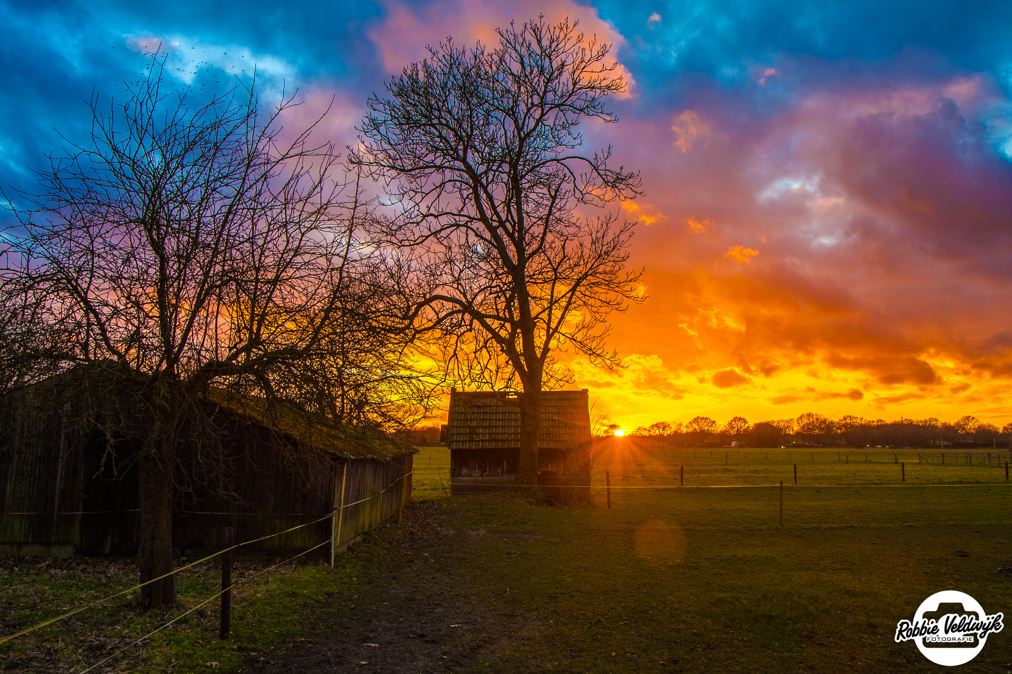 Canon EF-S 17-55mm F2.8 IS USM sample photo. Rural sunset photography