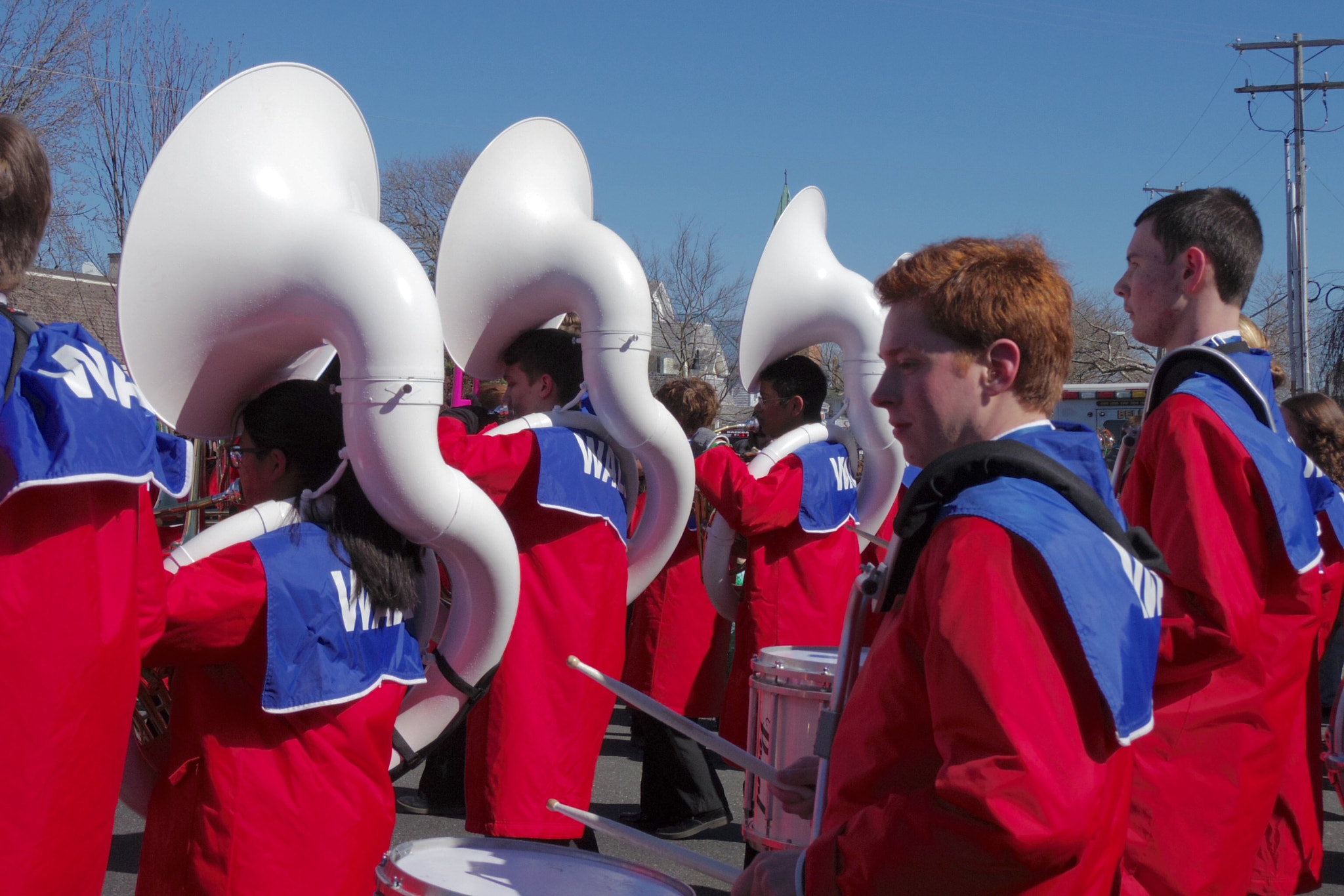 Pentax Q-S1 sample photo. Red white and tuba photography