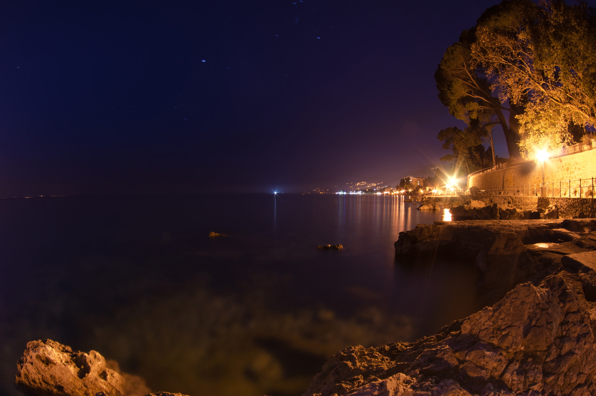 Pentax K-3 + Pentax smc DA 10-17mm F3.5-4.5 ED (IF) Fisheye sample photo. Contrast on the coast photography