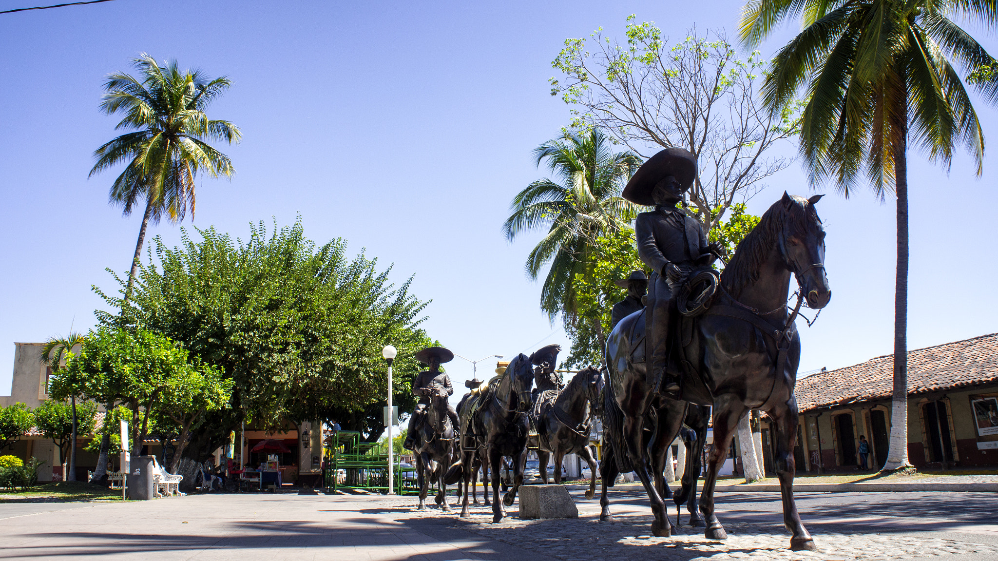 Sony Alpha NEX-C3 + Sony E 18-55mm F3.5-5.6 OSS sample photo. El charro y sus caballos. photography