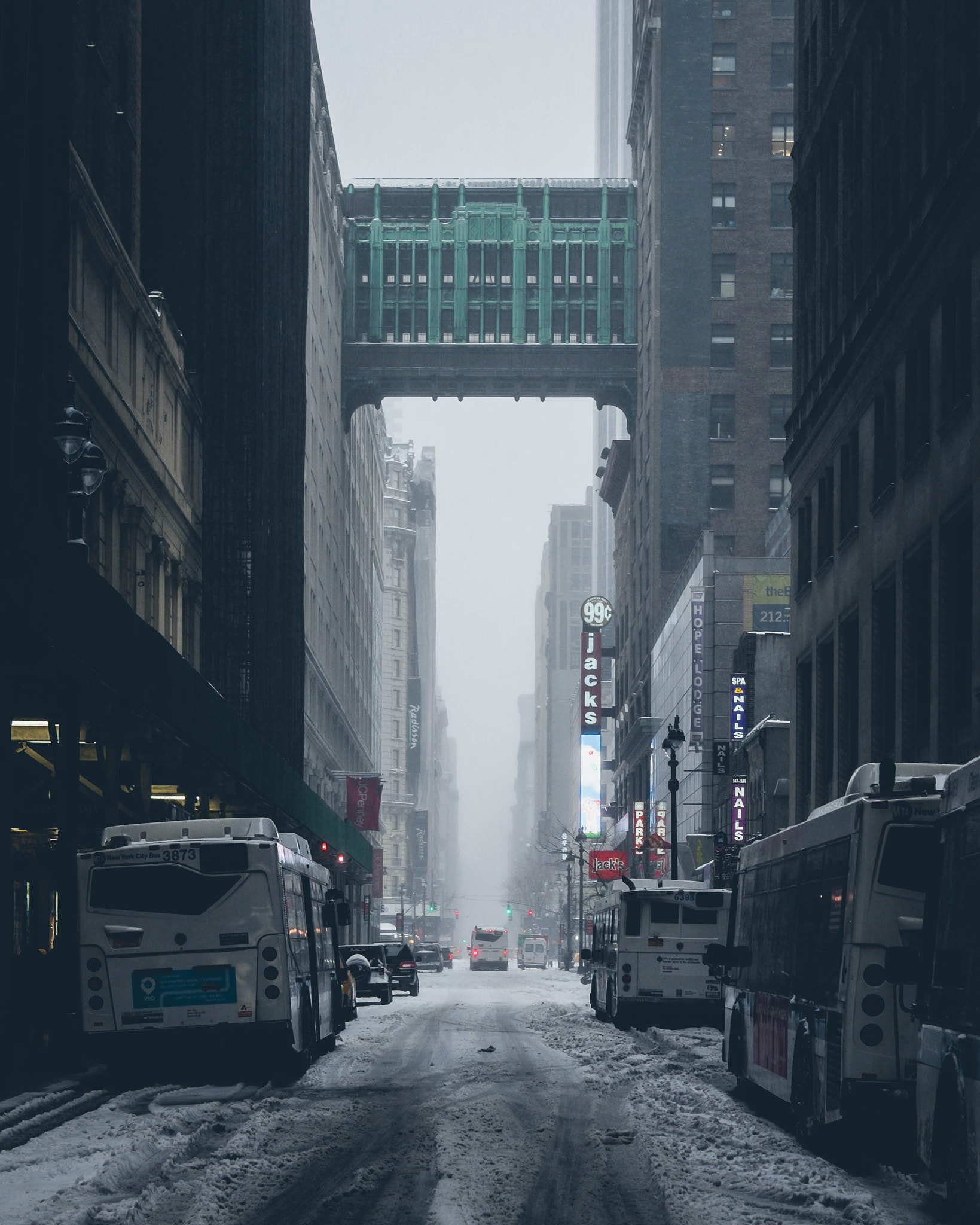 Fujifilm X-T1 + Fujifilm XF 35mm F2 R WR sample photo. Snow day  photography