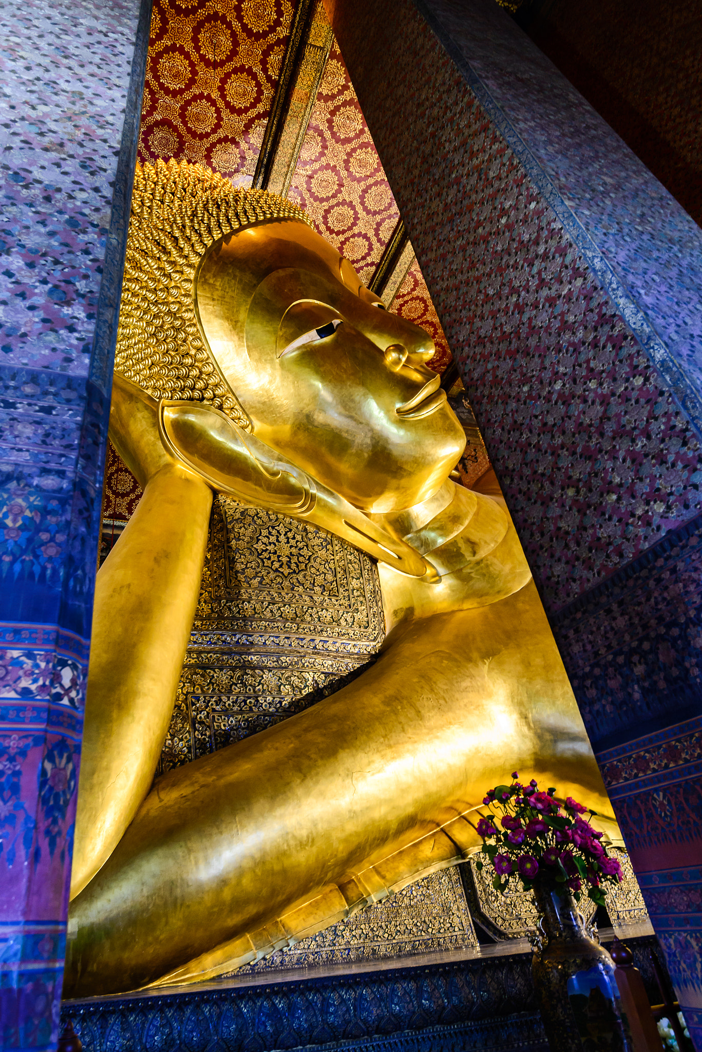 Nikon AF-S Nikkor 18-35mm F3.5-4.5G ED sample photo. Giant buddha inside wat pho public temple in bangkok, thailand. photography