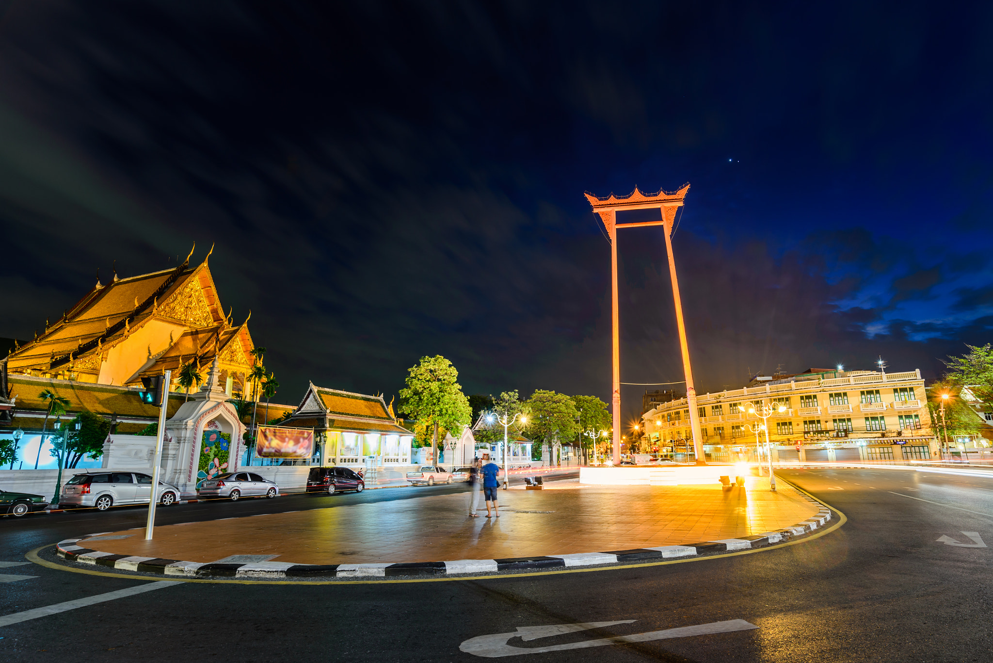 Nikon AF-S Nikkor 18-35mm F3.5-4.5G ED sample photo. The giant swing and suthat temple at twilight in bangkok, thaila photography