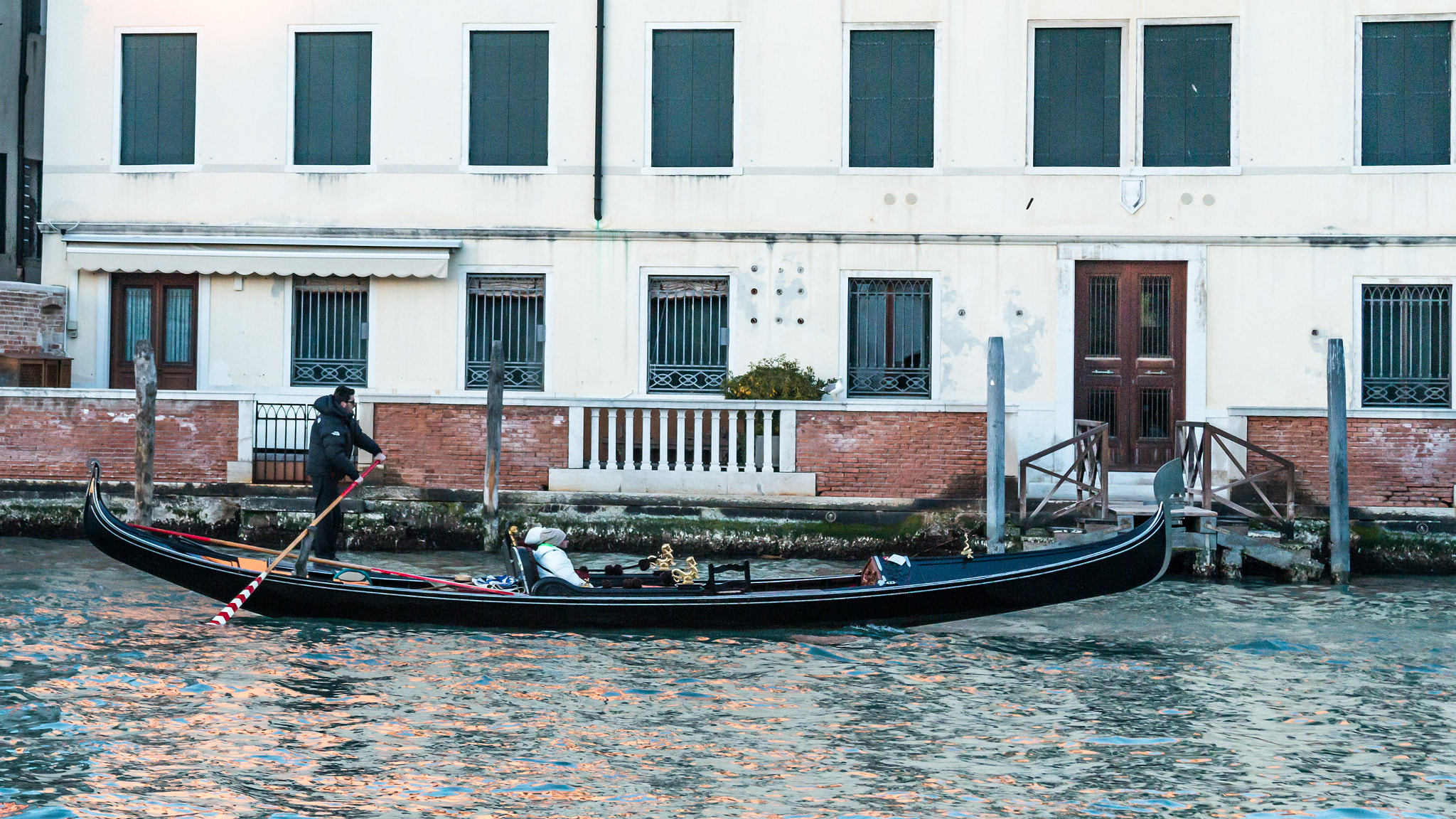 Canon EOS 70D + Canon EF 28-135mm F3.5-5.6 IS USM sample photo. Venice, italy photography