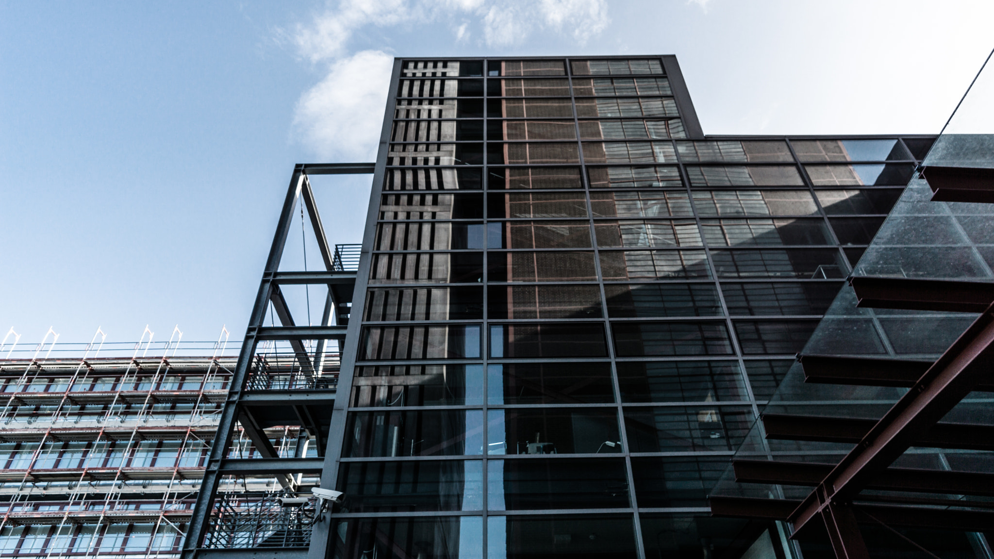 Sony a6000 + Sony E 10-18mm F4 OSS sample photo. Vivawest, headquarter photography