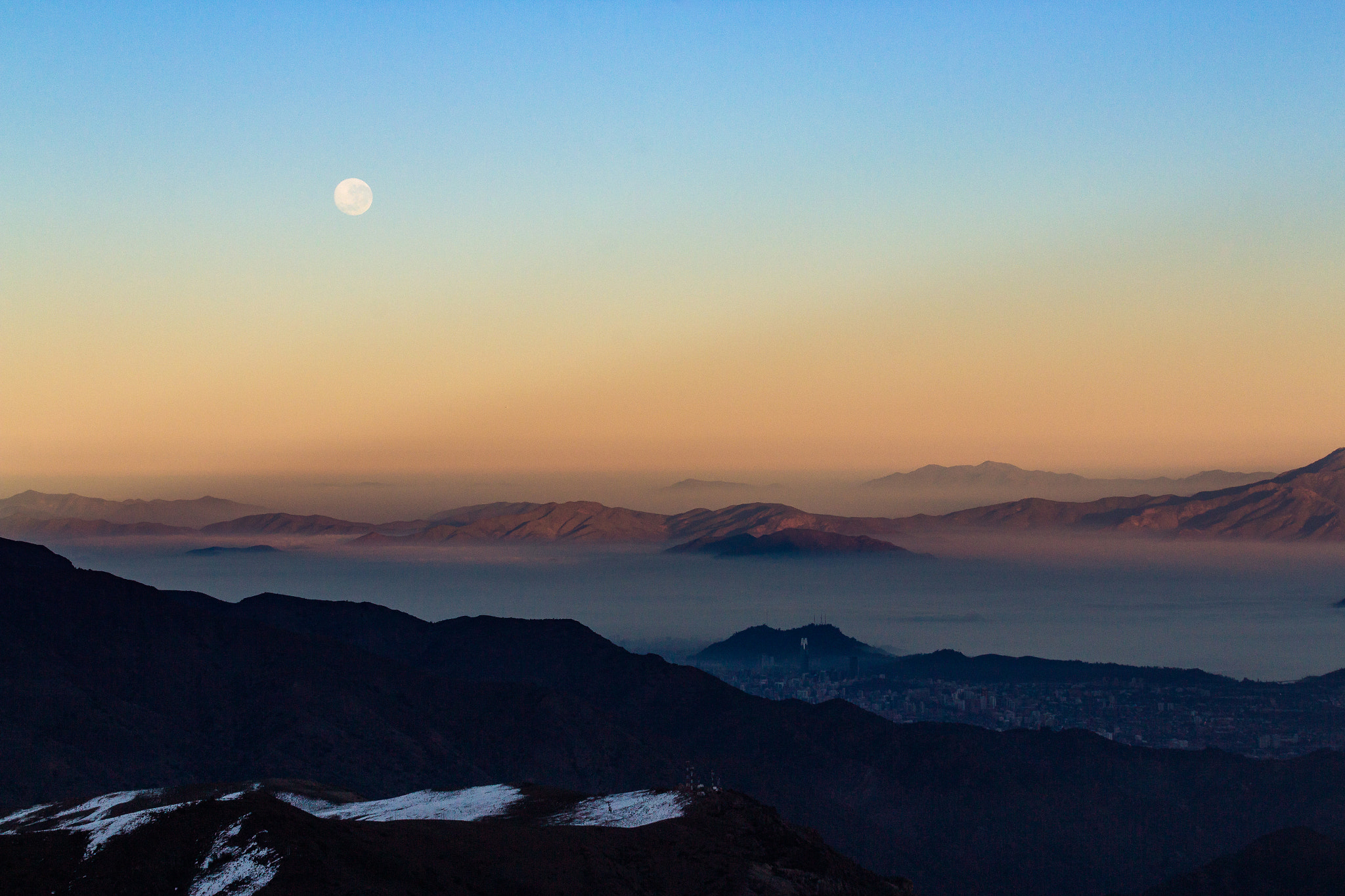 Canon EF 70-300mm F4-5.6 IS USM sample photo. Morning moon photography