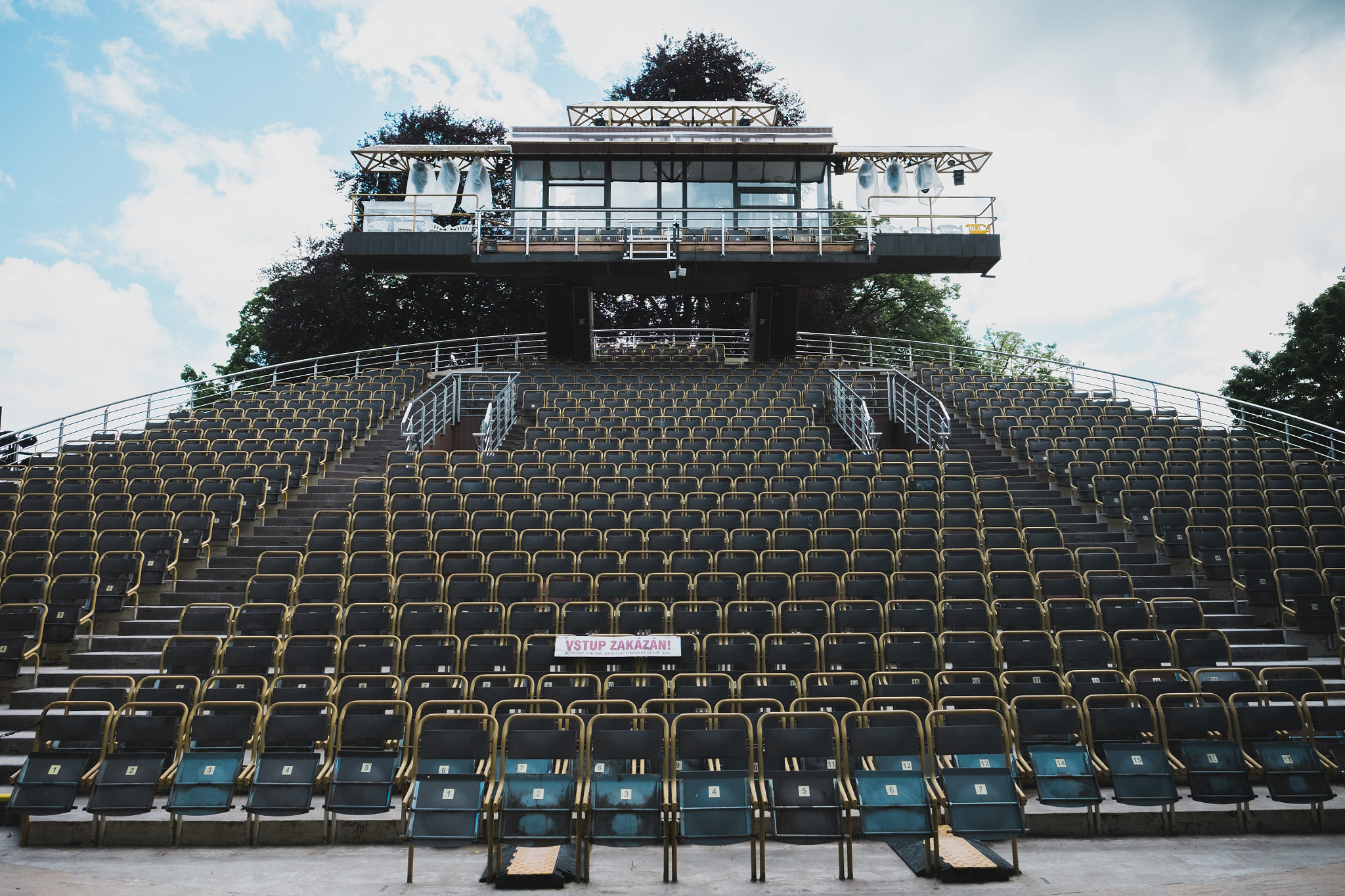 Fujifilm X-T1 + Fujifilm XF 16mm F1.4 R WR sample photo. The theatre photography