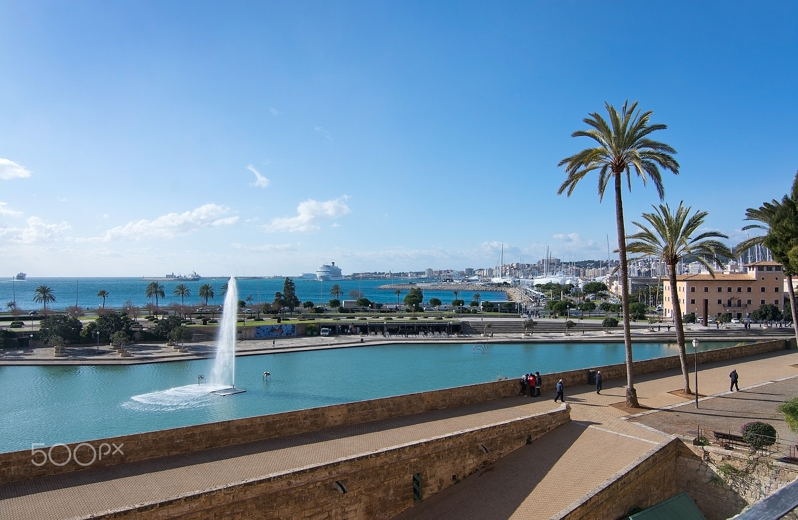 AF Zoom-Nikkor 24-120mm f/3.5-5.6D IF sample photo. Parc de la mar and fountain photography