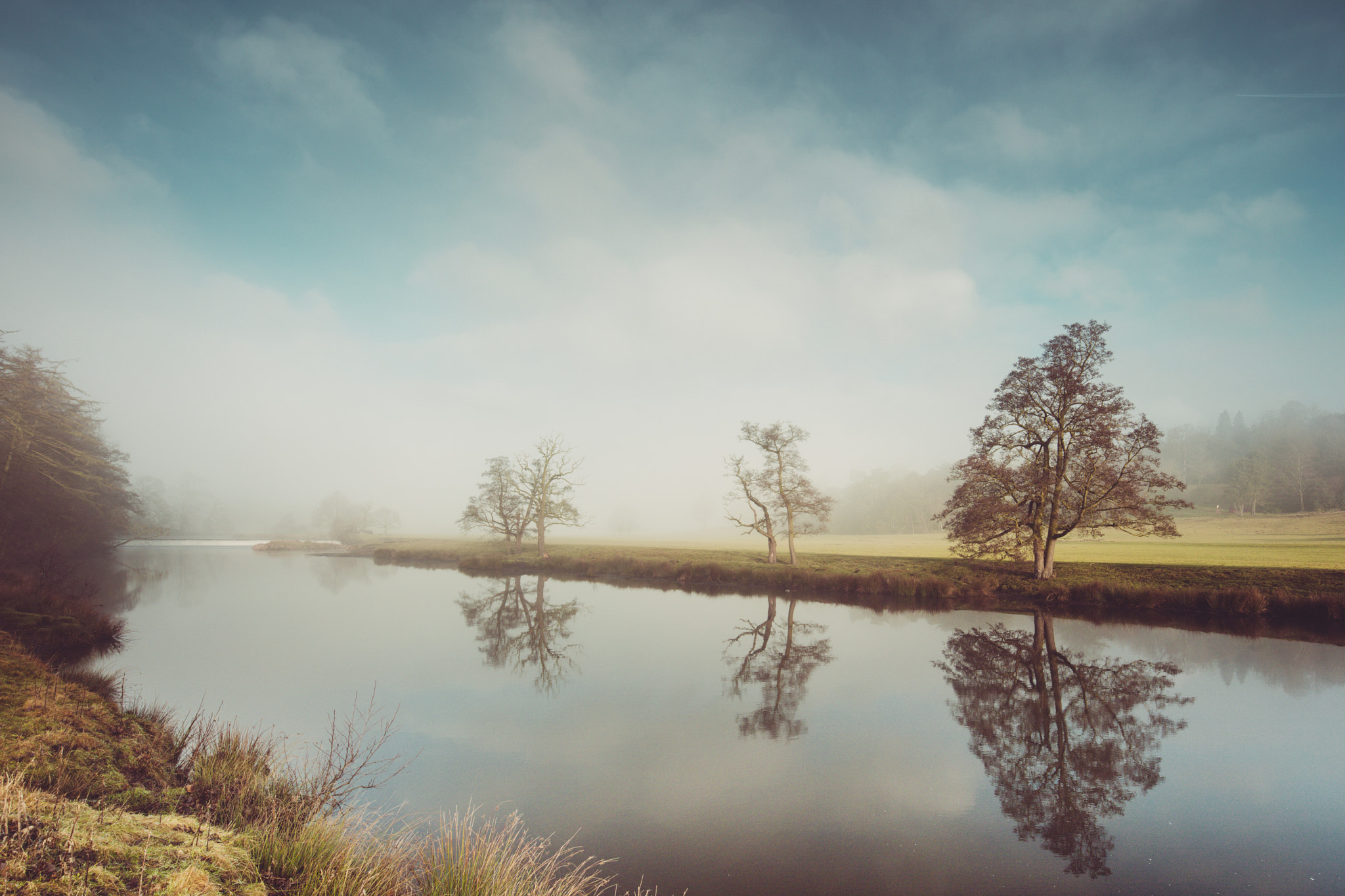 Canon EF 16-35mm F4L IS USM sample photo. Chatsworth reflections photography