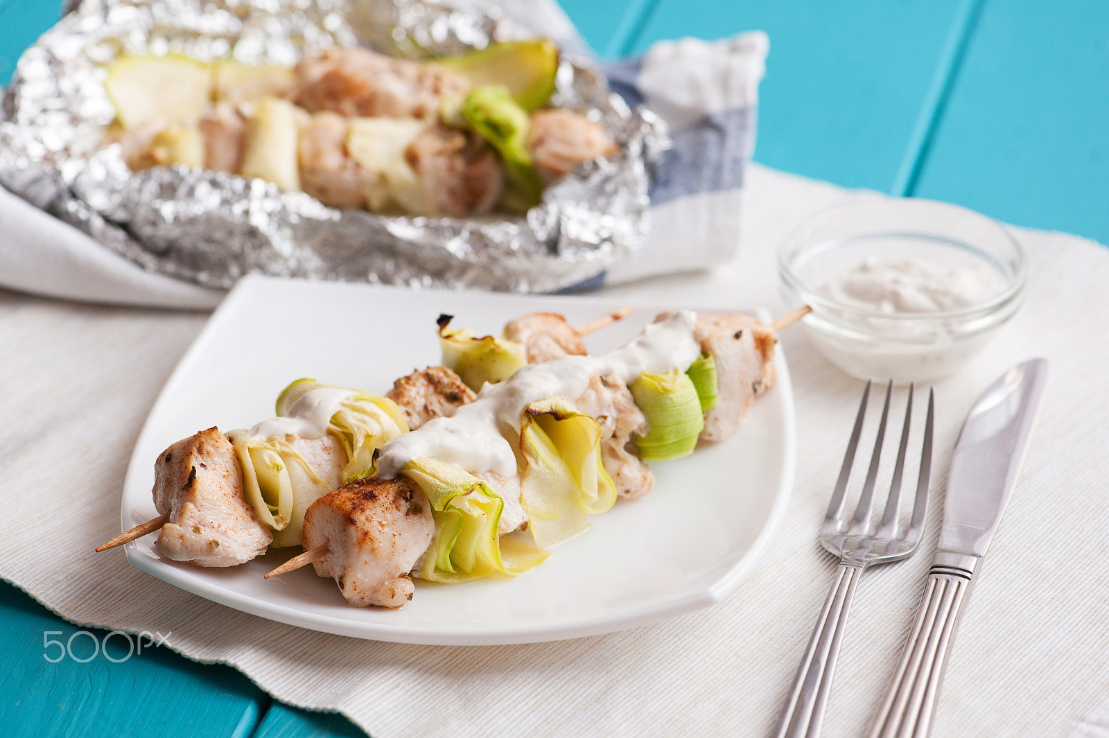 Nikon D700 + Nikon AF-S Micro-Nikkor 105mm F2.8G IF-ED VR sample photo. Grilled chicken and zucchini with white sauce on wooden skewers photography