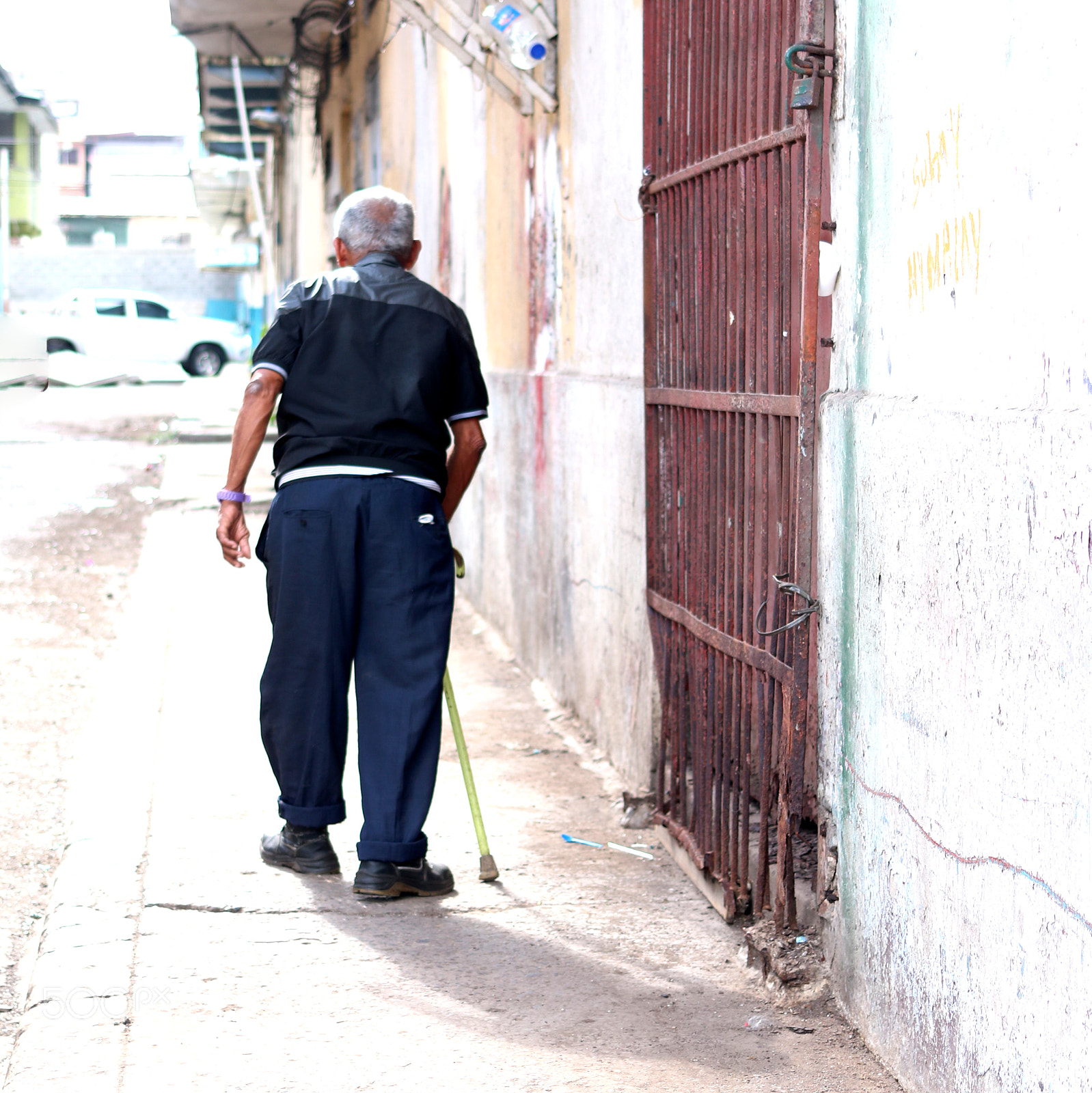 Canon EF 40mm F2.8 STM sample photo. La vida en sus pies. photography