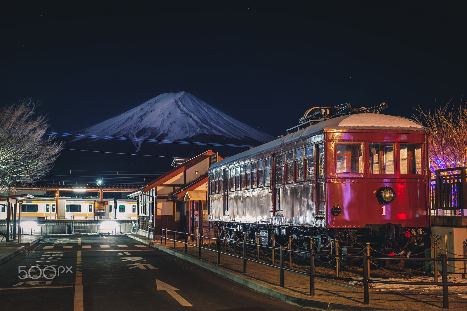 Fujifilm XF 16-55mm F2.8 R LM WR sample photo. On rail photography