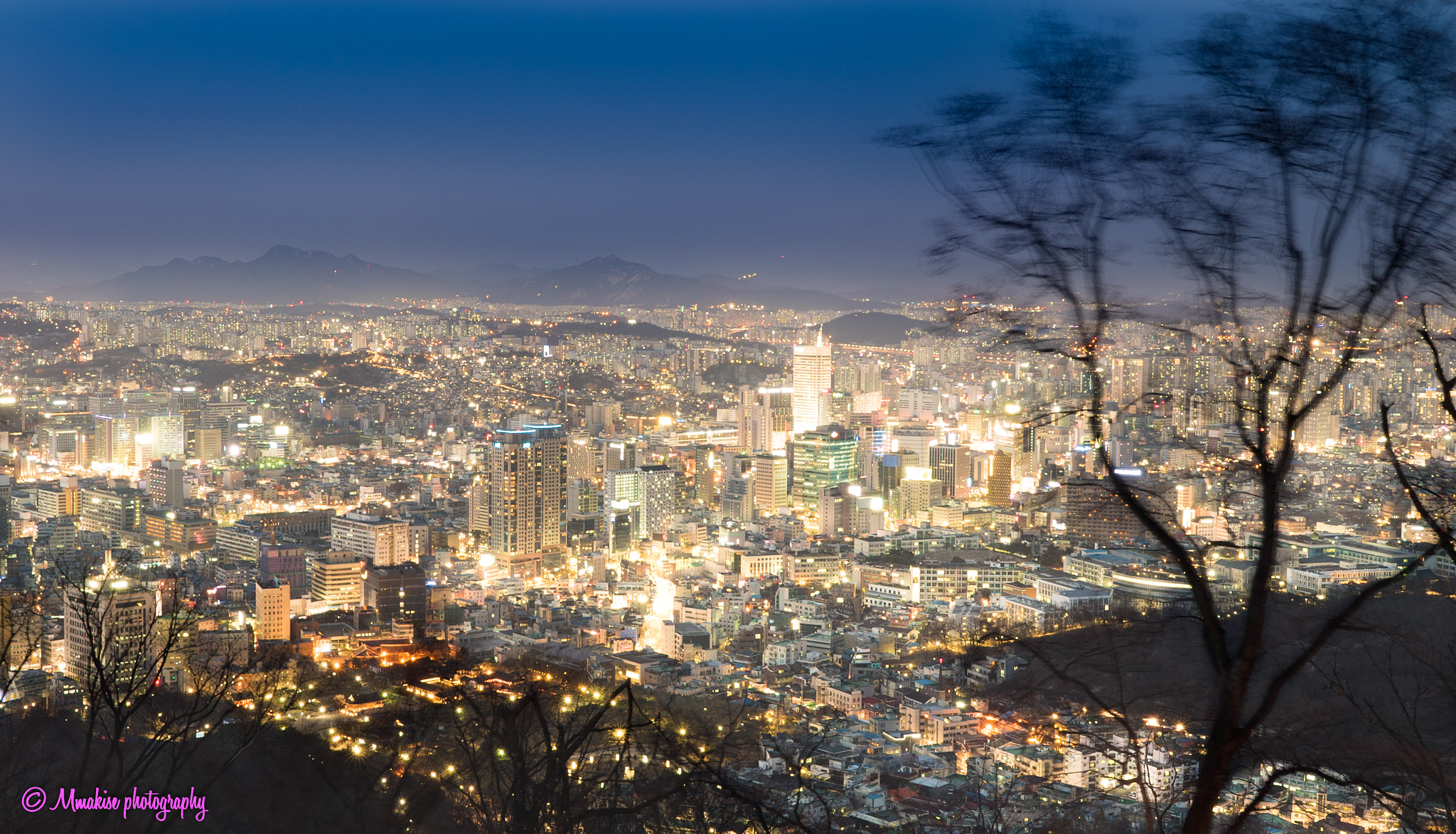 Sony a7S + Sony Distagon T* FE 35mm F1.4 ZA sample photo. A beautiful night view of seoul photography