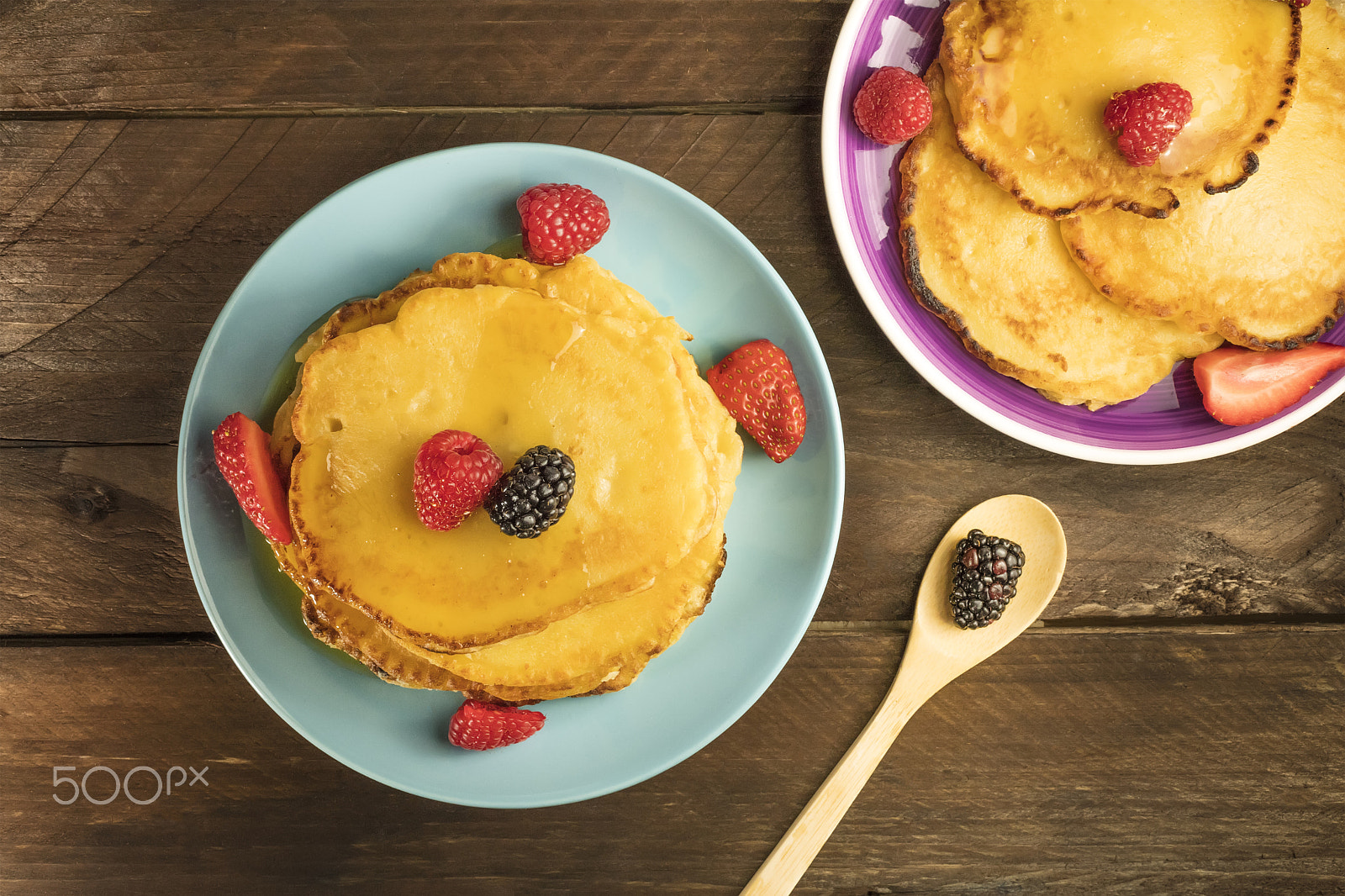 Canon EOS 5DS R sample photo. Freshly baked homemade pancakes with fresh fruit photography