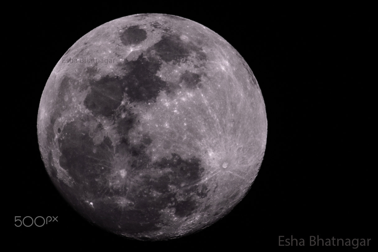 Nikon AF-S Nikkor 200-500mm F5.6E ED VR sample photo. A close view of moon photography