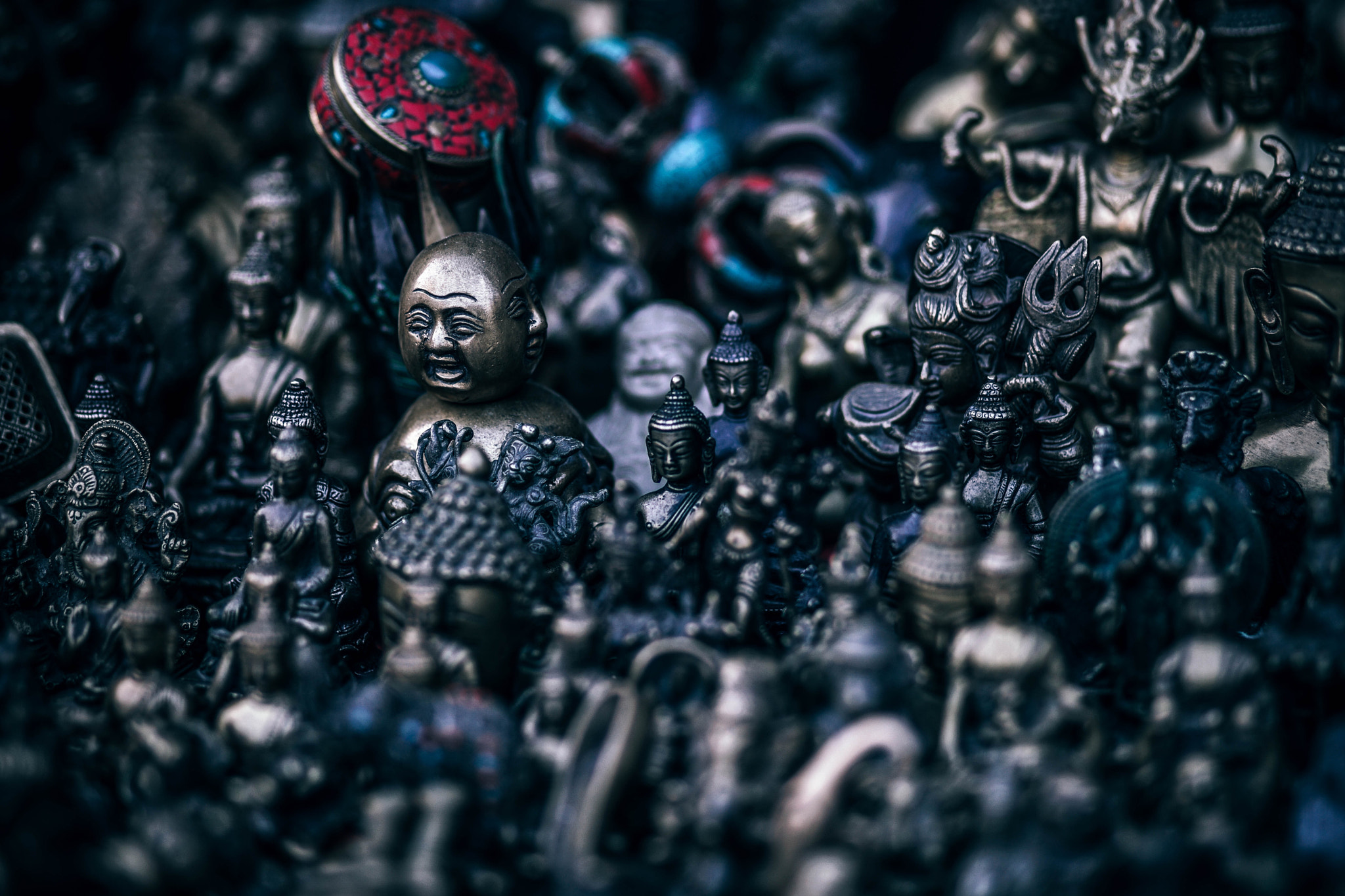 DT 85mm F1.8 SAM sample photo. Buddhist souvenirs for sale photography