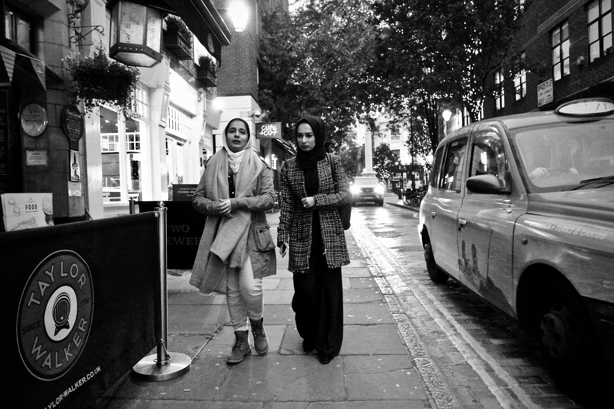 Sony Cyber-shot DSC-RX100 IV + Sony 24-70mm F1.8-2.8 sample photo. London, uk. photography